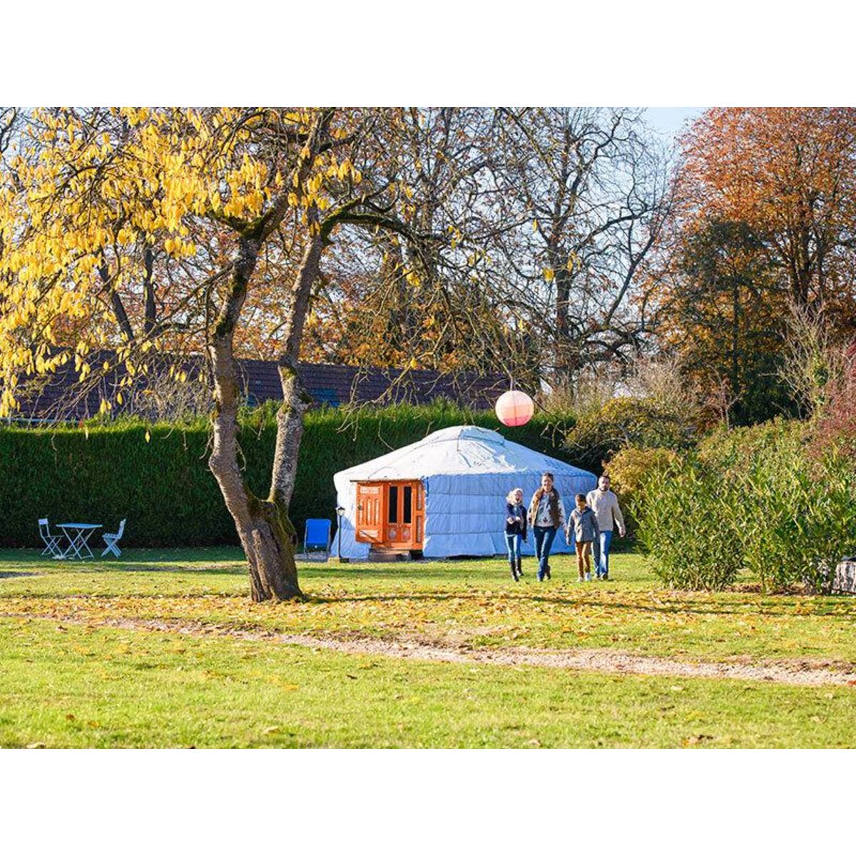 Smartbox Séjour insolite : 3 jours en yourte avec journée au spa près de Paris - Coffret Cadeau Séjour