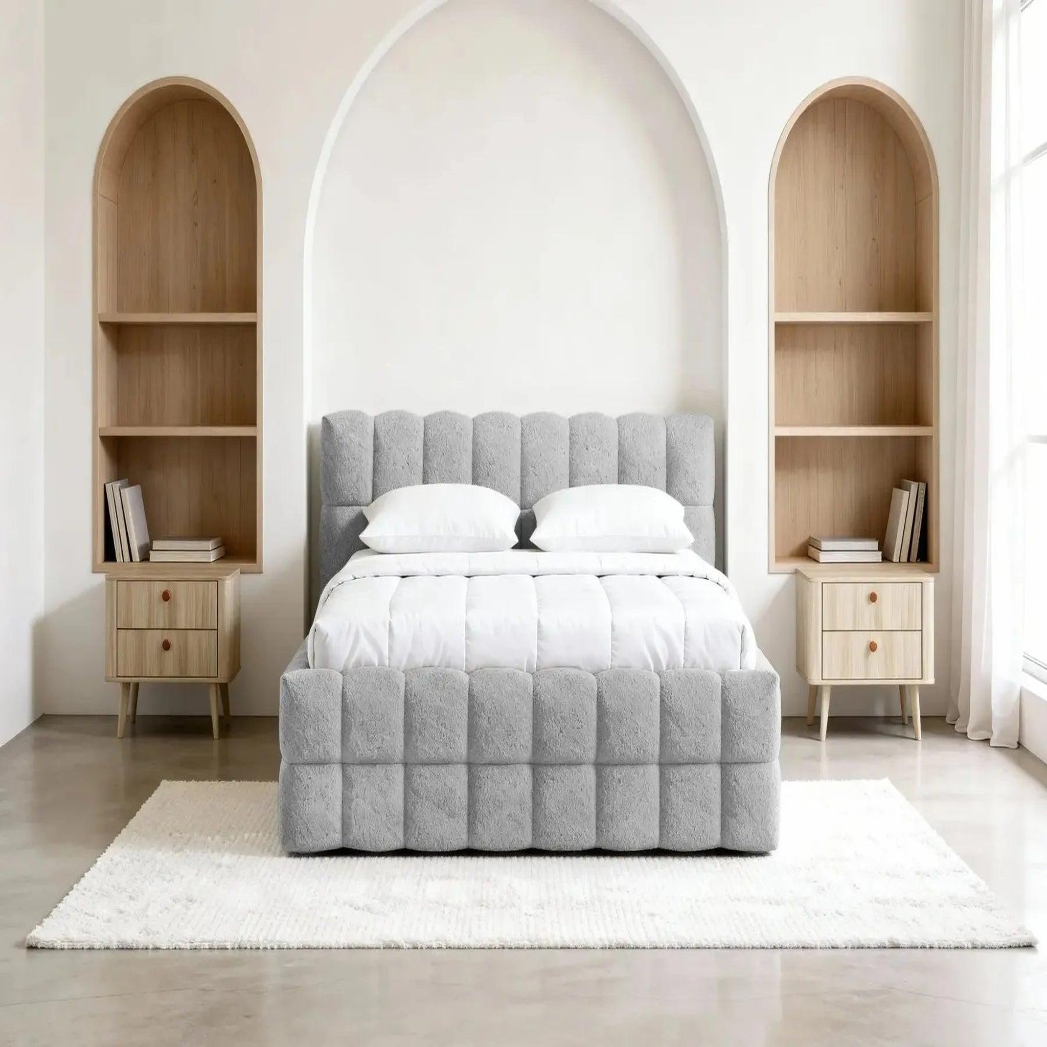 Voir la diapositive 3 : CASANOVA PARIS Voltaire - lit coffre tissu bouclette gris clair