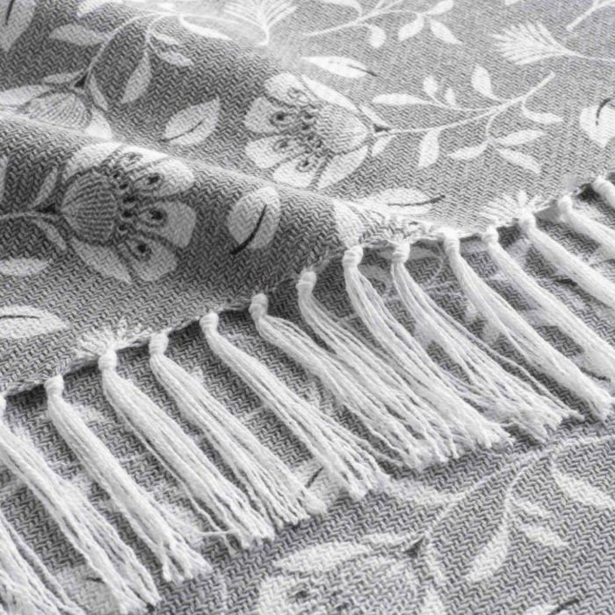 Paris Prix Plaid à Franges Imprimé  Flavie  125x150cm Gris