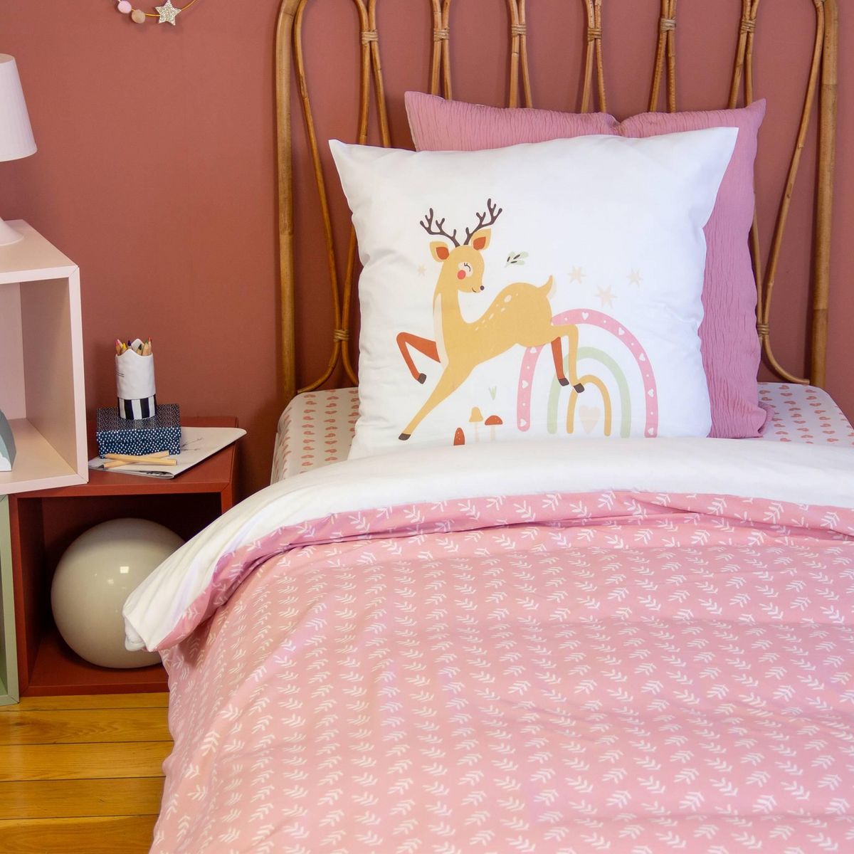 SWEEEK Parure de lit réversible LISE 1 place imprimé thème forêt enchantée en microfibre. 140 x 200cm. 1 housse de couette. 1 taie d'oreiller