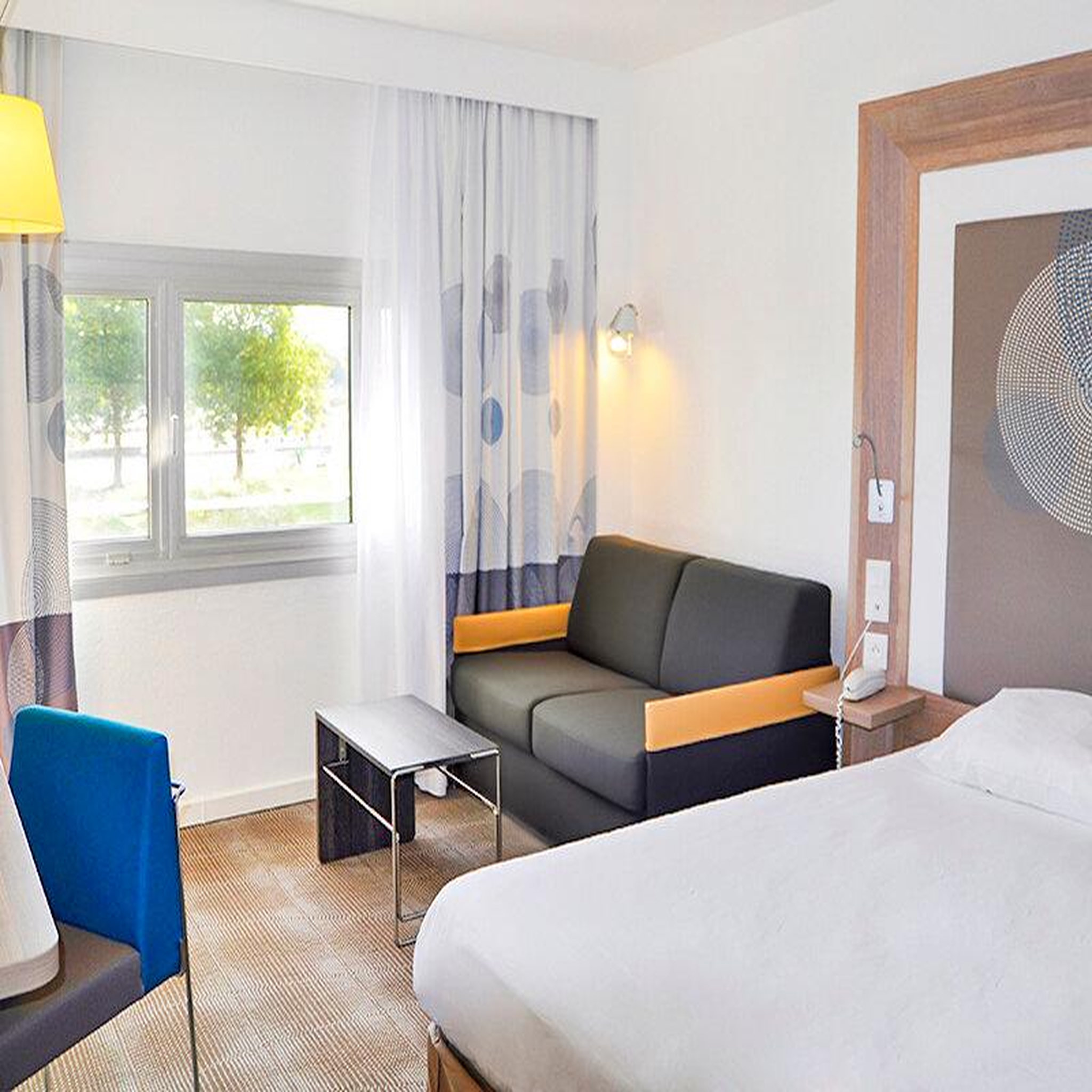 Voir la diapositive 2 : Smartbox Escapade gourmande de 2 jours en hôtel novotel 4* à nantes avec dîner - coffret cadeau séjour