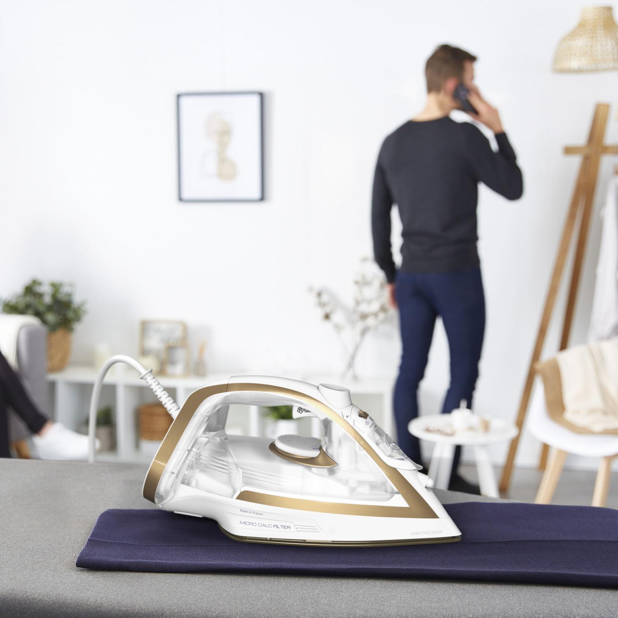 Voir la diapositive 3 : TEFAL Fer à repasser Tefal Puregliss FV8042