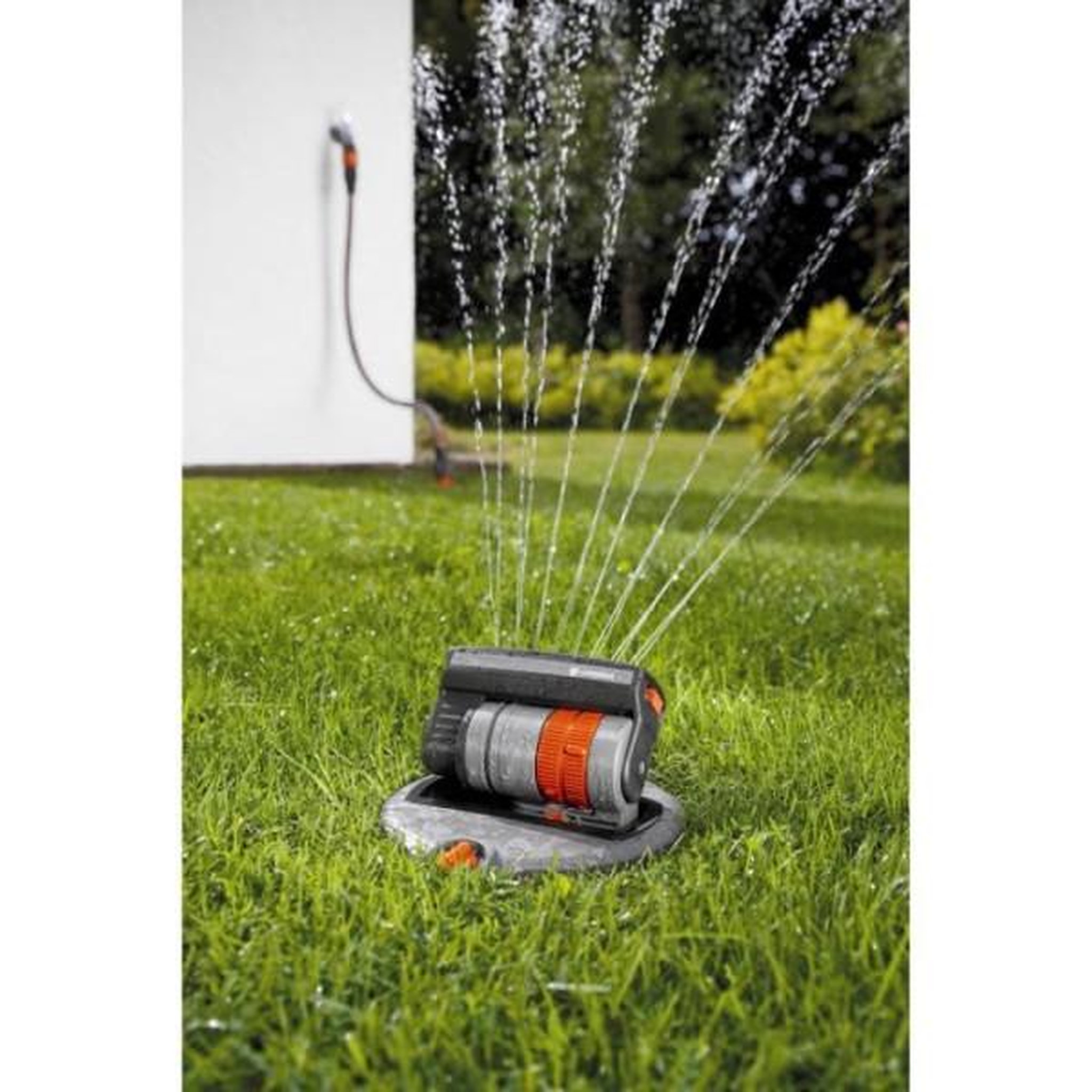 Voir la diapositive 5 : Gardena Arroseur Kit arroseur oscillant escamotable OS140 - GARDENA - Surface 140m² - Portée 15m max - Arrosage rectangulaire