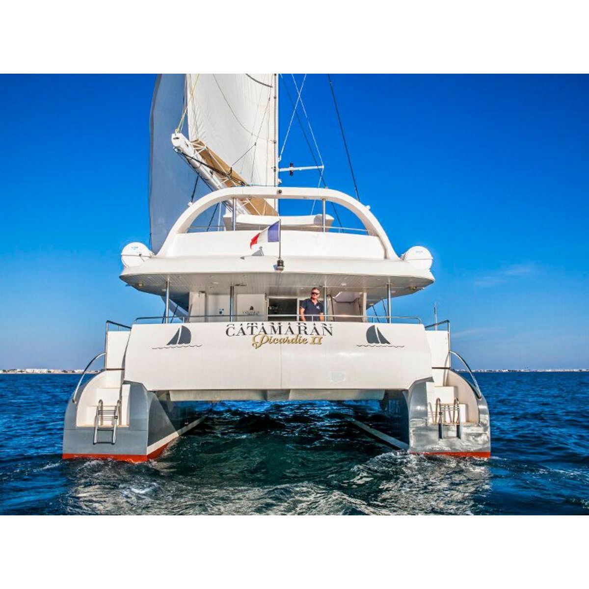 Smartbox Croisière festive en catamaran pour 2 avec DJ et dîner 3 plats près de la Grande-Motte - Coffret Cadeau Sport & Aventure