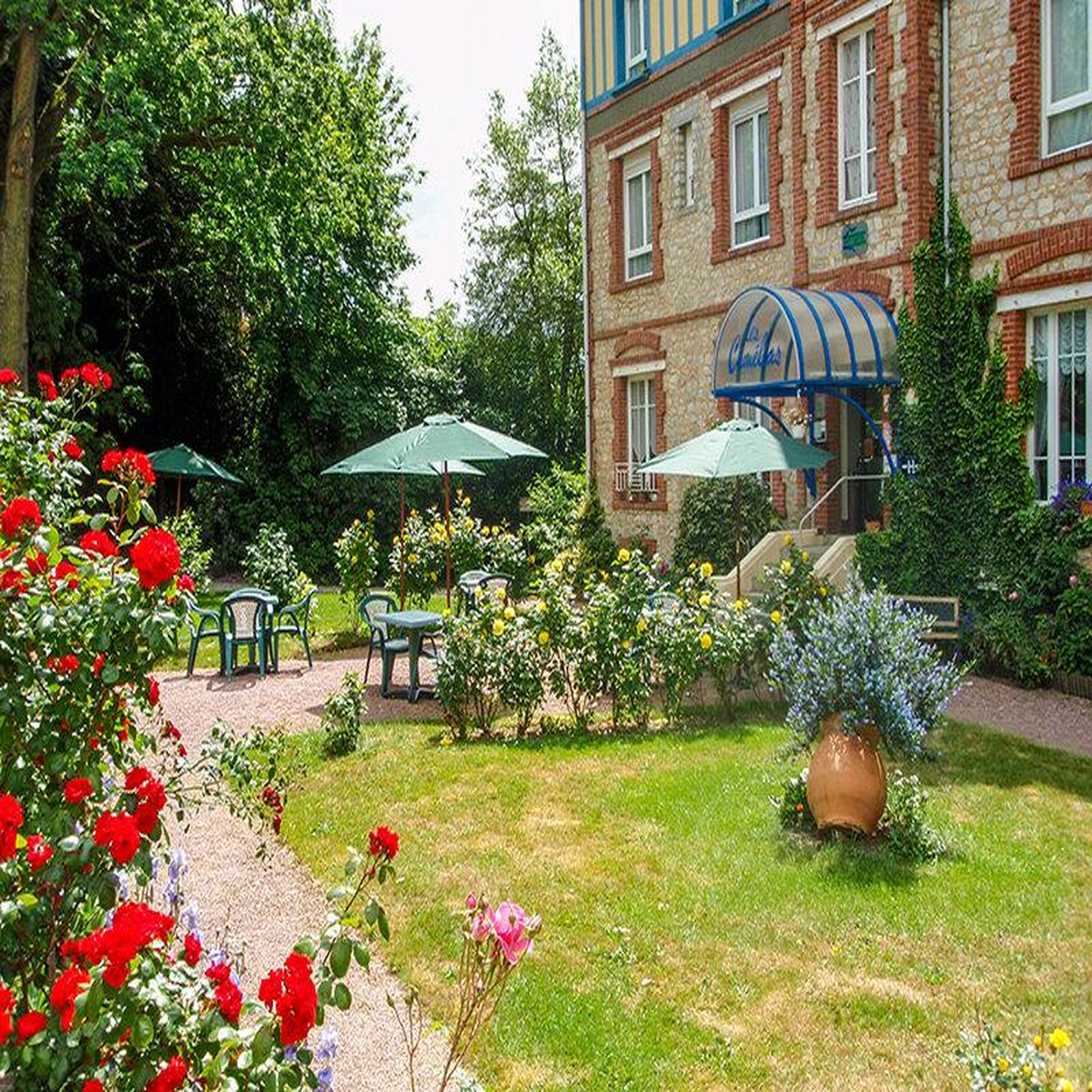 Voir la diapositive 4 : Smartbox Séjour de 2 jours en hôtel avec dîner près d'alençon - coffret cadeau séjour