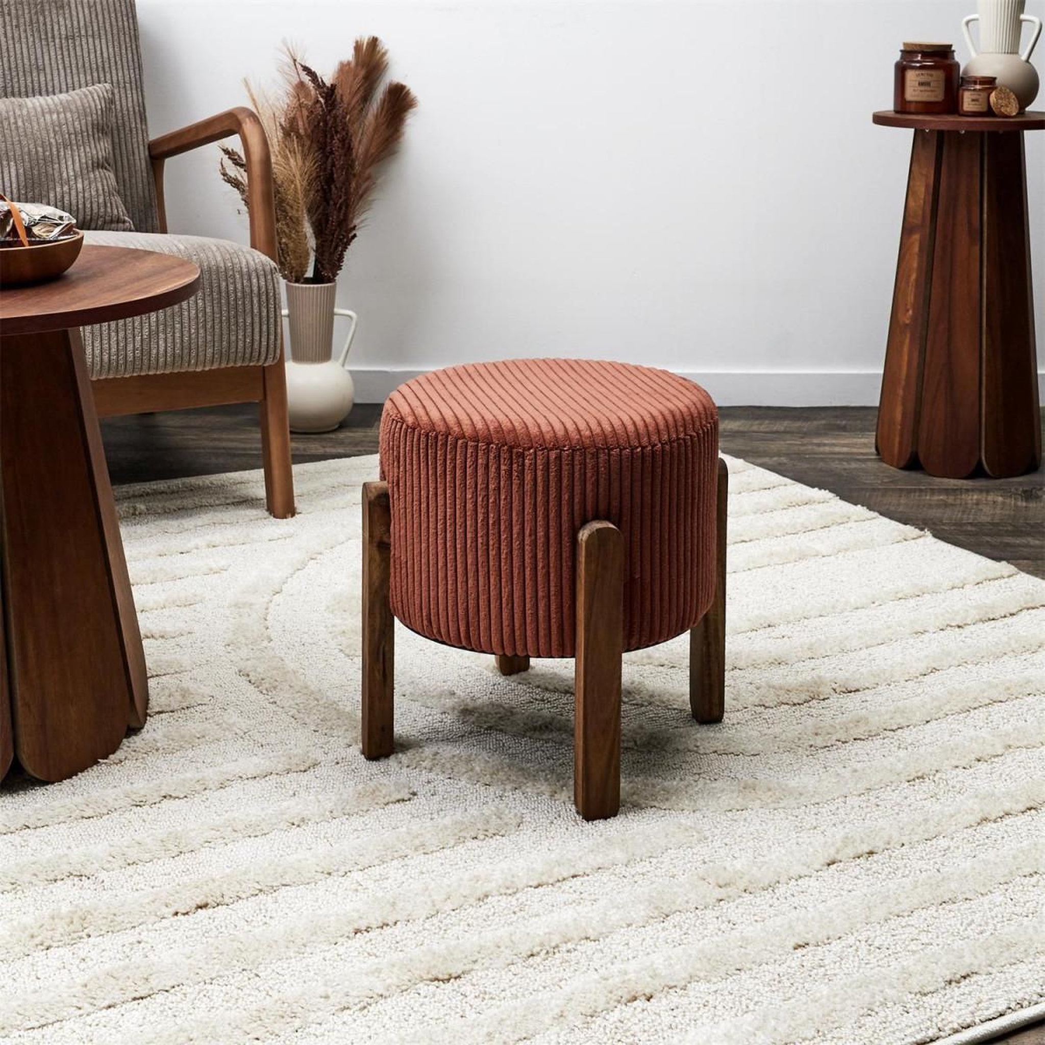 Voir la diapositive 4 : The Home Deco Factory Tabouret côtelé rond  scott  35cm terracotta
