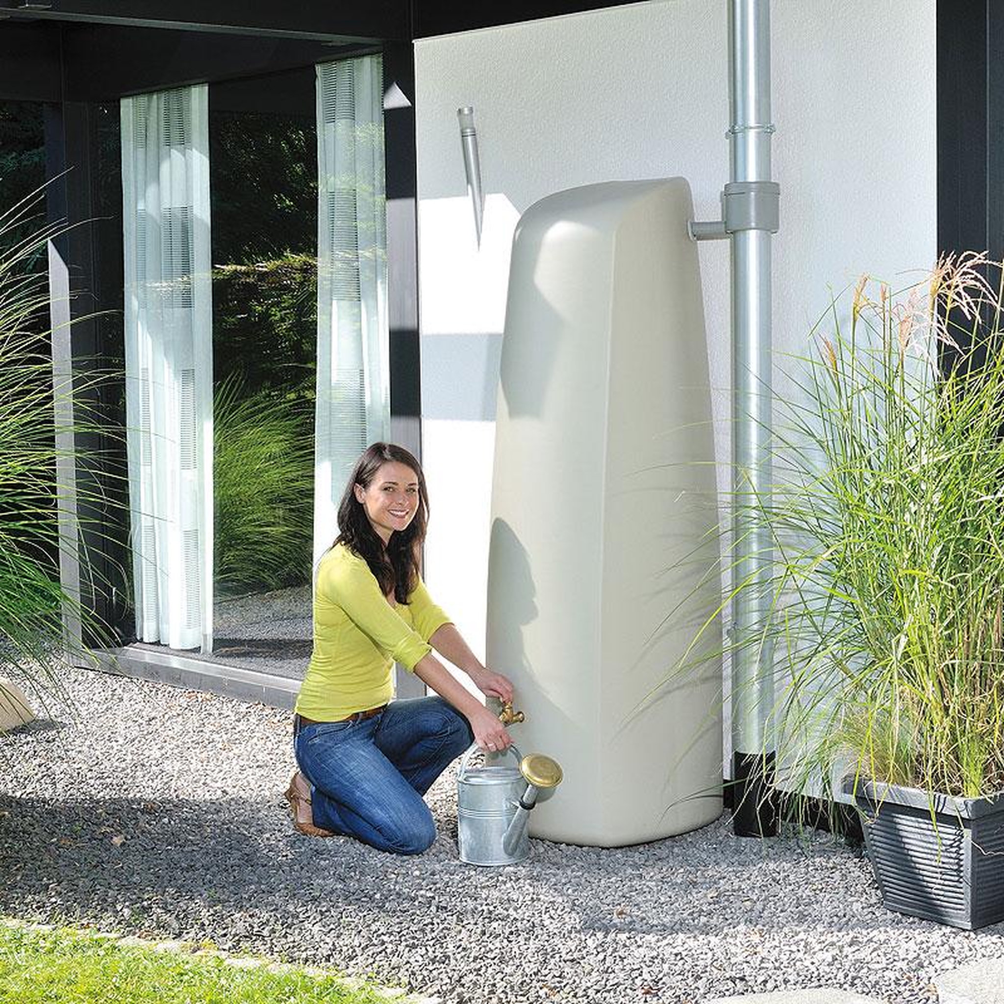Voir la diapositive 2 : GARANTIA Cuve à eau Elégance 400L