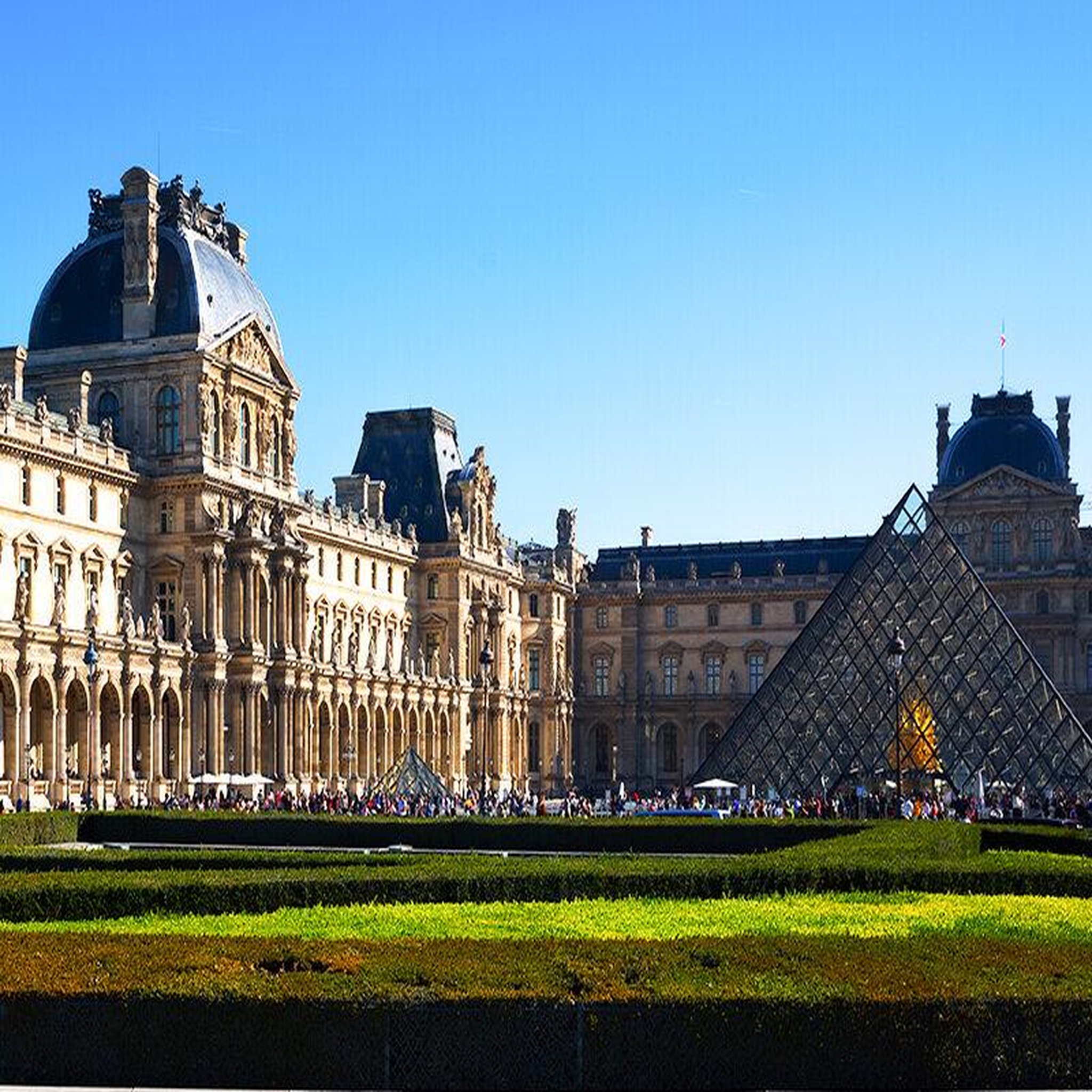 Voir la diapositive 4 : Smartbox City-tour de paris, croisière sur la seine et visite de la tour eiffel et du louvre - coffret cadeau multi-thèmes