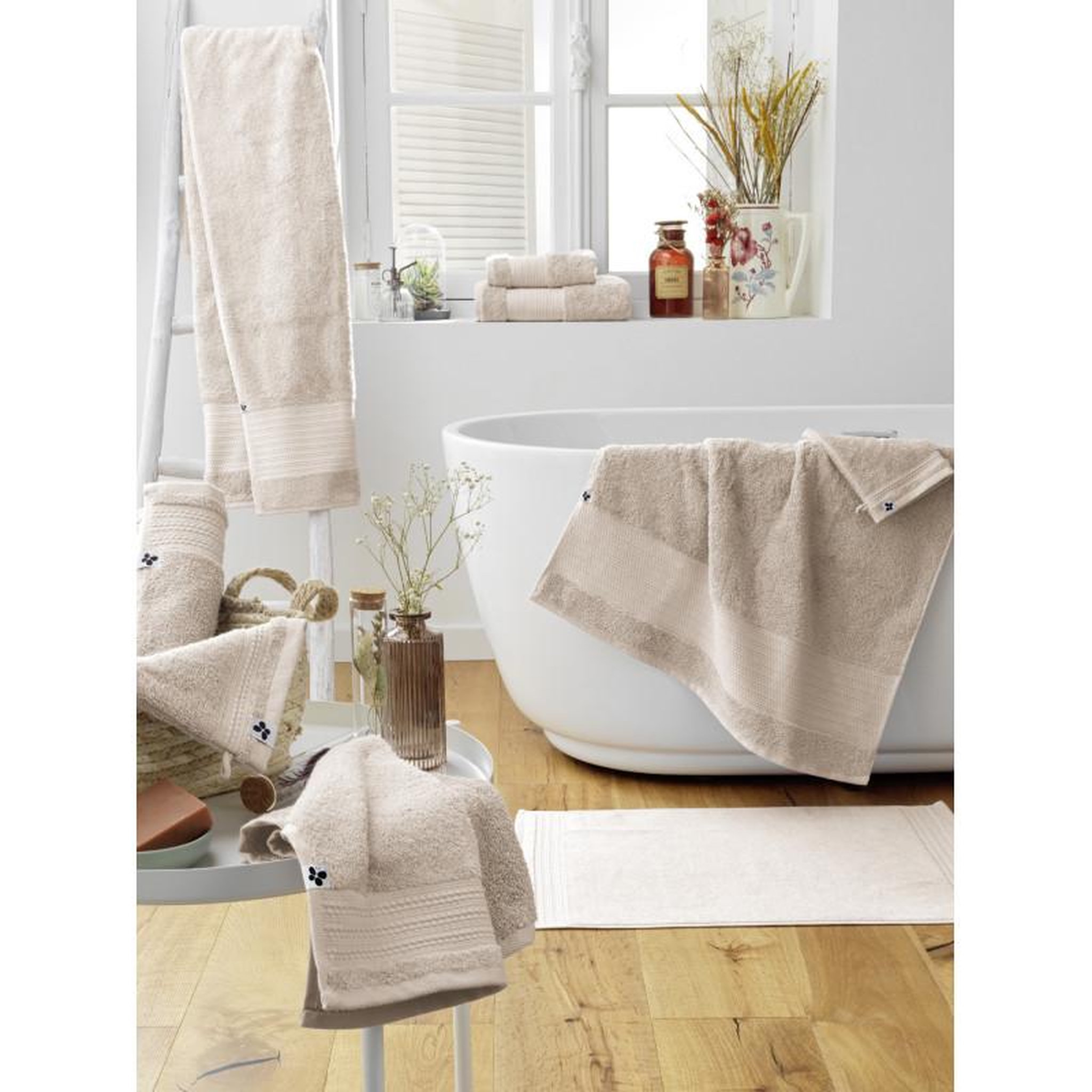 Voir la diapositive 3 : L EFFET PAPILLON Lot de 2 gants de toilette  Garance  15 x 21 cm / 100% Coton Bio / 600 gr/m² l'Effet Papillon -  - Lot de 2 Gants de toilette 15 x 21 cm