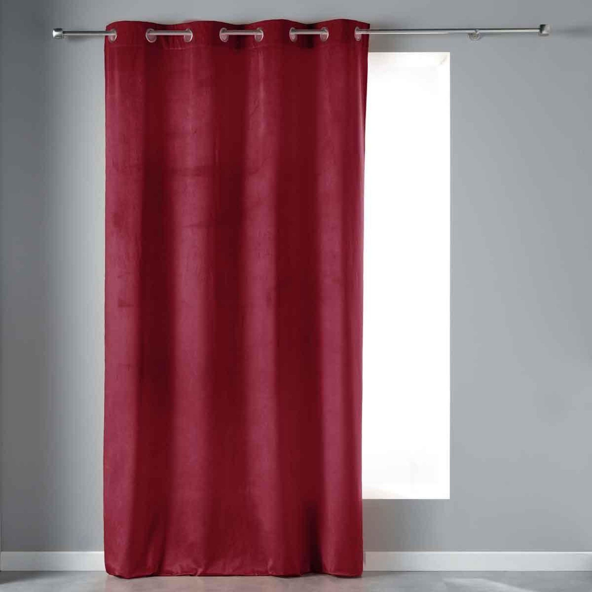 Douceur d'Intérieur Rideau à œillets  velvetine  140x240cm bordeaux