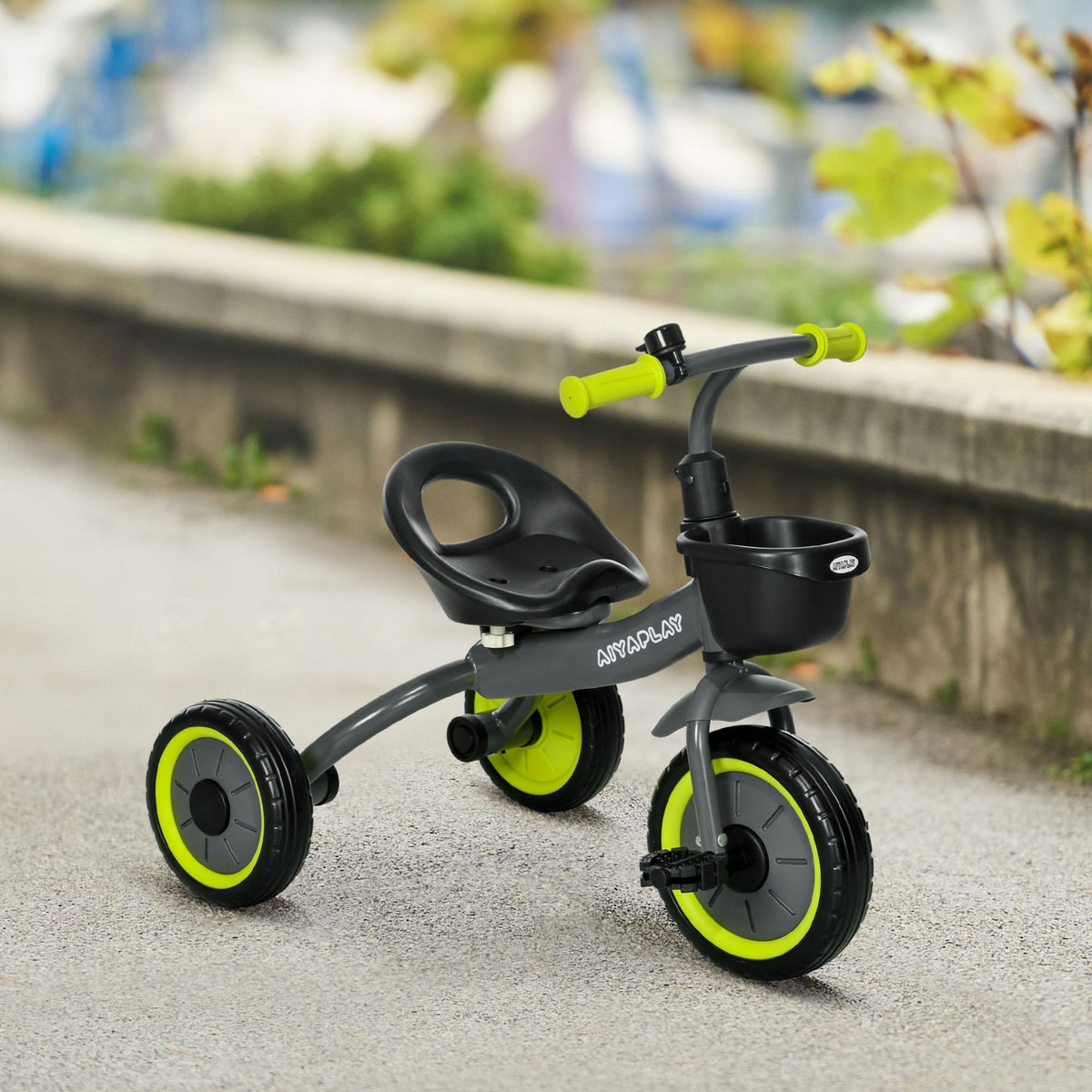 HOMCOM Tricycle enfant multi-équipé garde-boue sonnette panier pédales antidérapantes siège réglable avec dossier métal noir