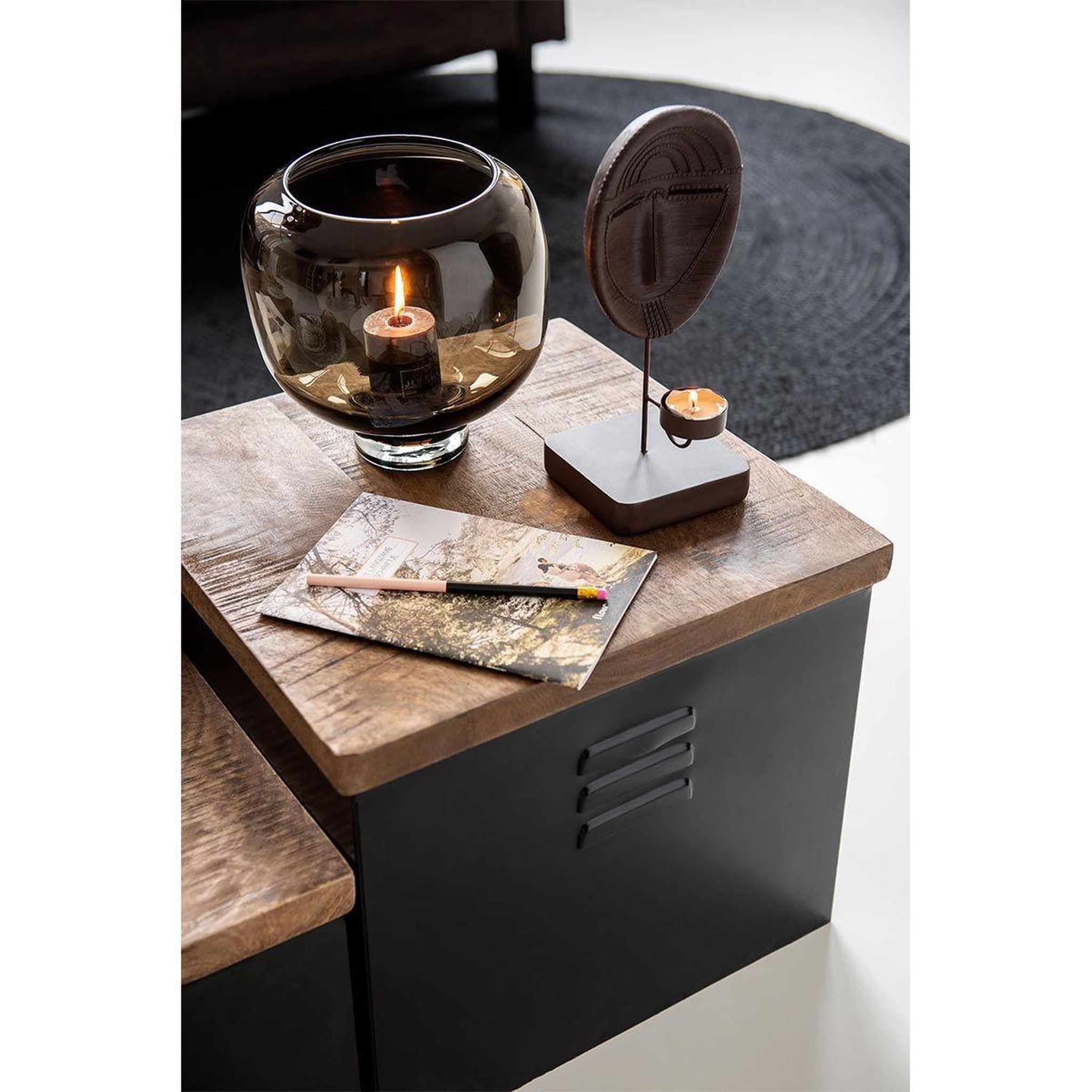 Voir la diapositive 3 : J-LINE Vase rond en verre  pied  14cm marron foncé