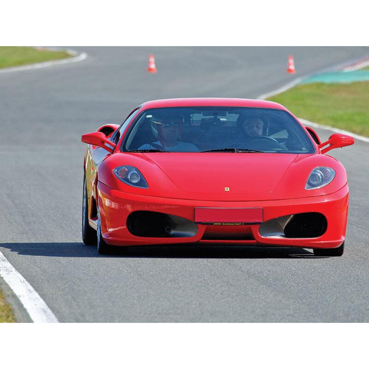 Smartbox Session de pilotage de 2 voitures de sport lors de 3 tours sur circuit - Coffret Cadeau Sport & Aventure