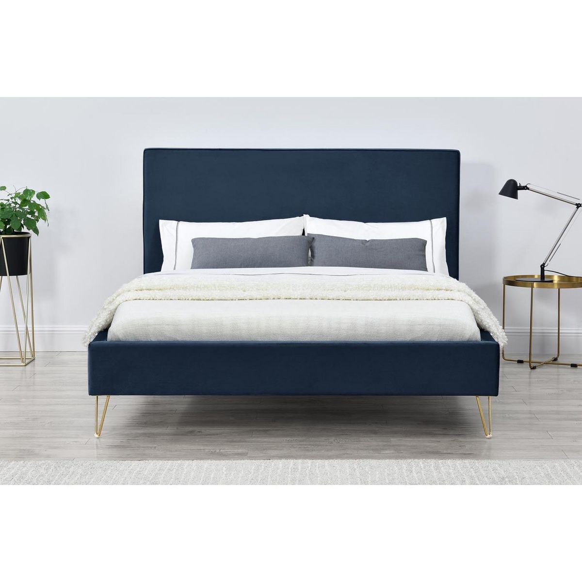 CONCEPT USINE Structure de lit 140 x 190 cm en velours et laiton bleu RIVERSIDE