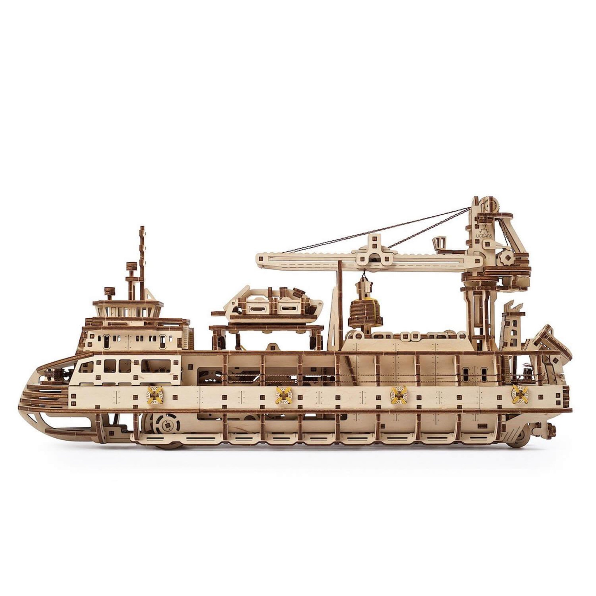 Voir la diapositive 4 : UGEARS Maquette en bois : Navire de recherche