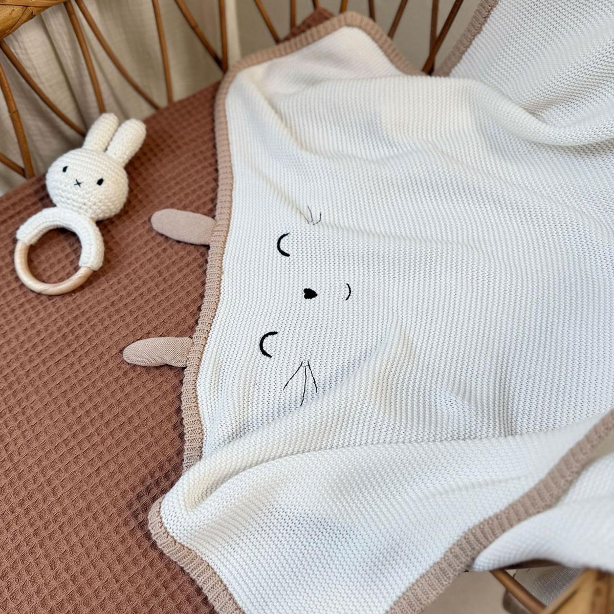 Petit Béguin Couverture bébé en tricot Hello Baby