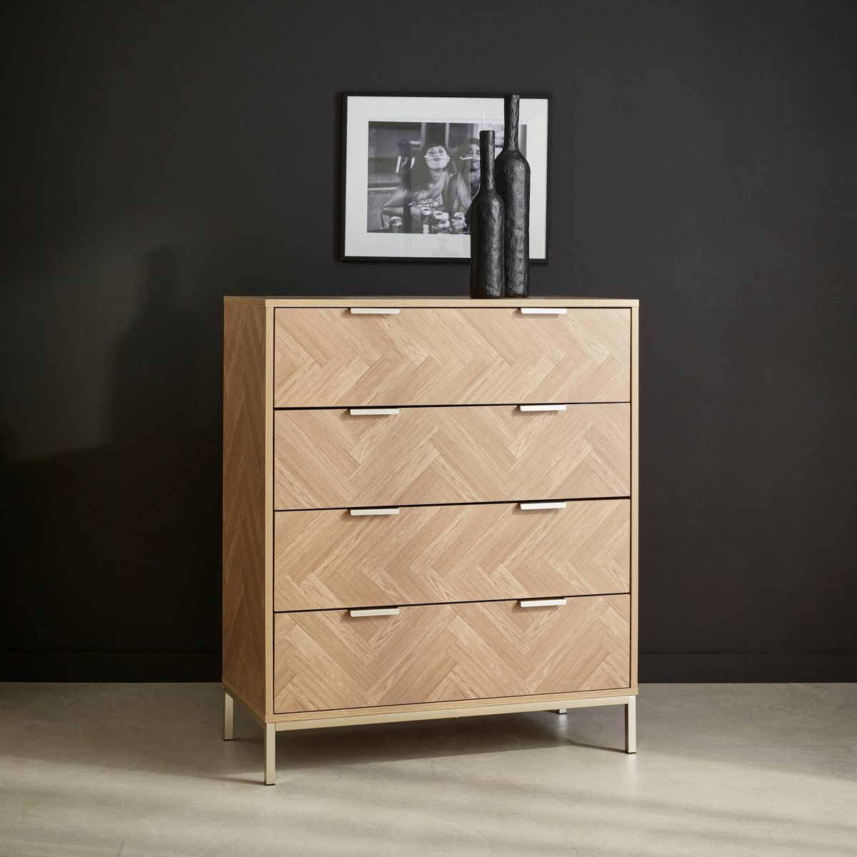 SWEEEK Commode Budapest. quatre tiroirs. décor chevrons L 80 x l 40 x H 95cm