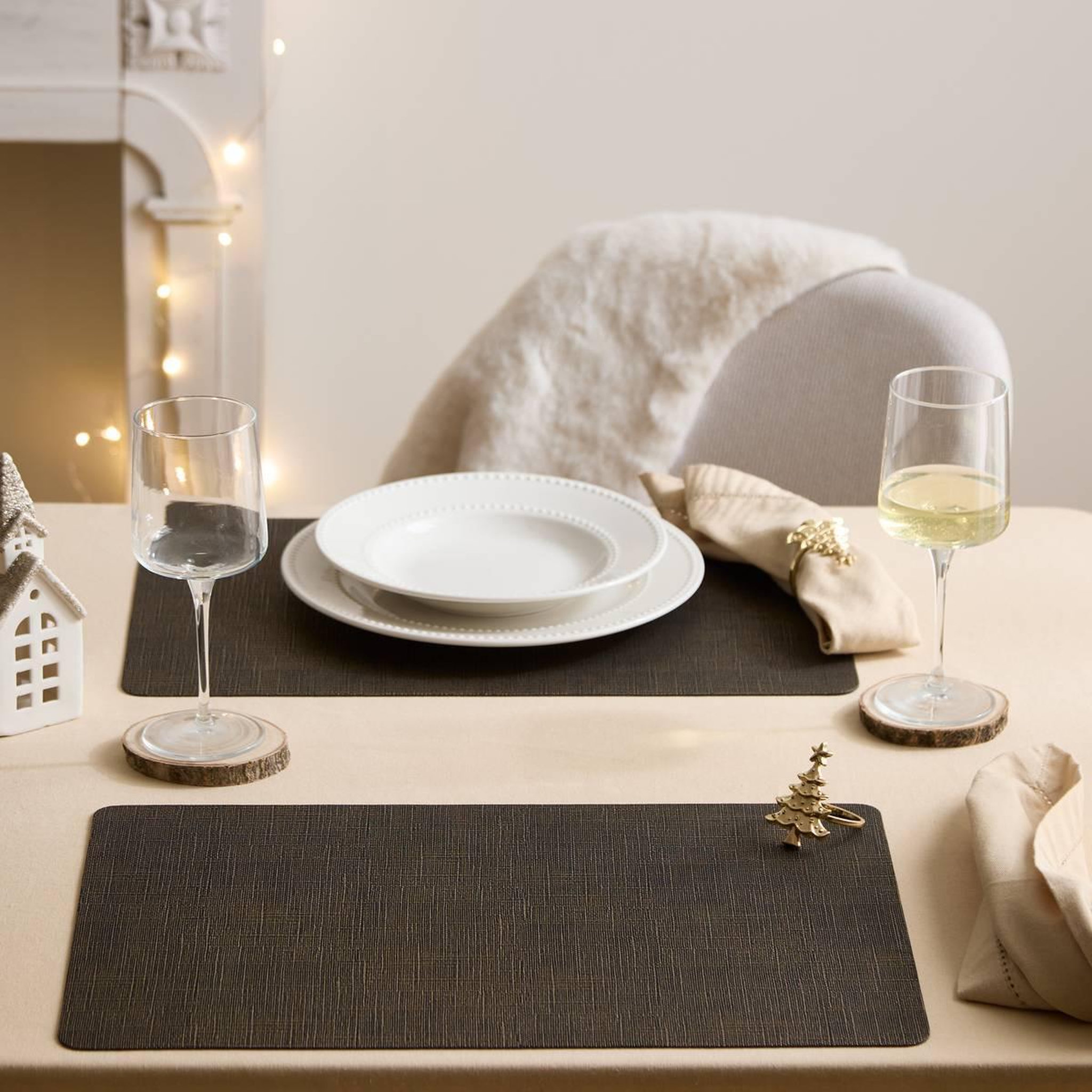 Voir la diapositive 4 : SECRET DE GOURMET Set de Table Rectangulaire  Esmée  30x45cm Noir