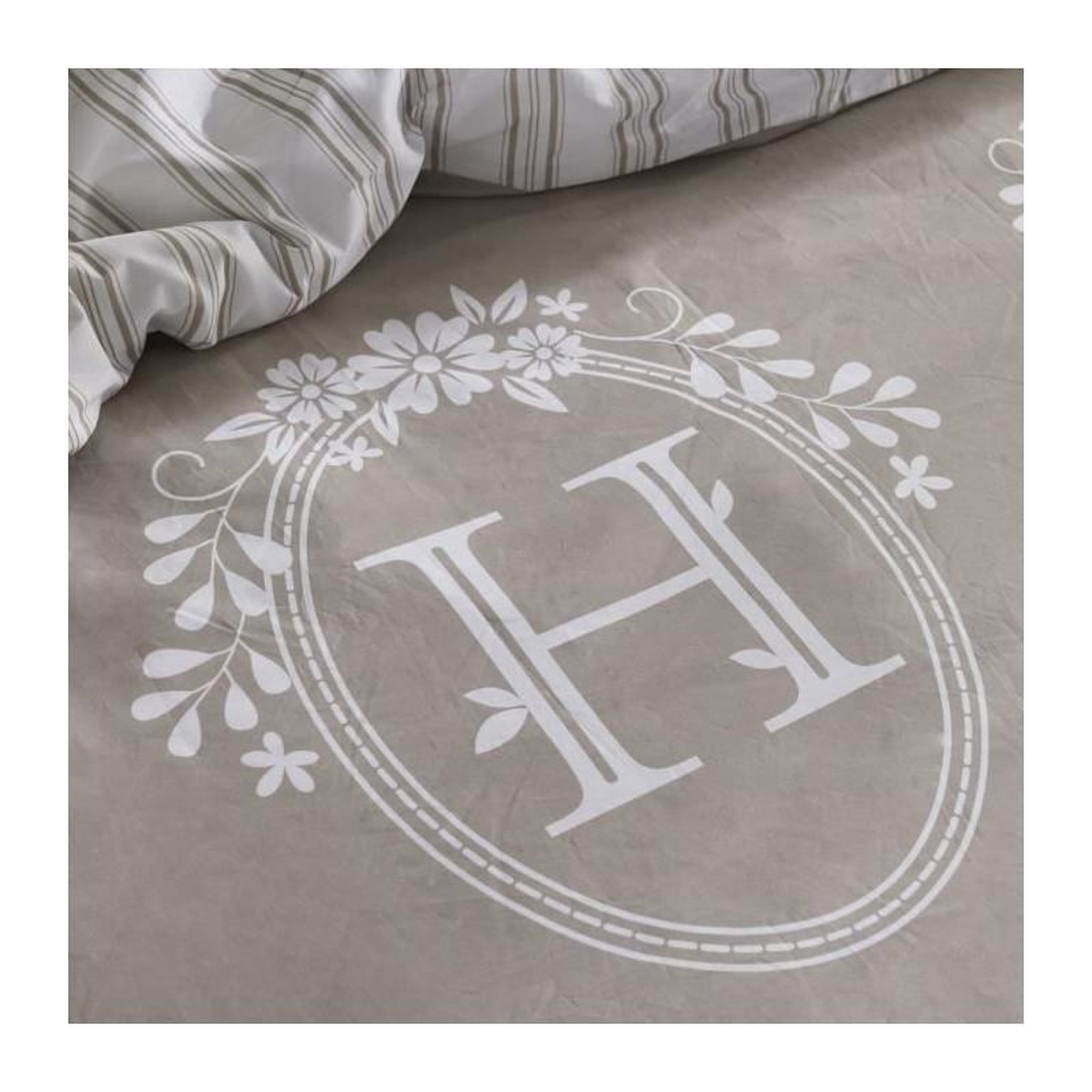 Voir la diapositive 3 : Today PARURE DE LIT TODAY - HOUSSE DE COUETTE 240X260 + 2 TAIES D OREILLER 63X63 - 100% COTON 57 fils - Berenice