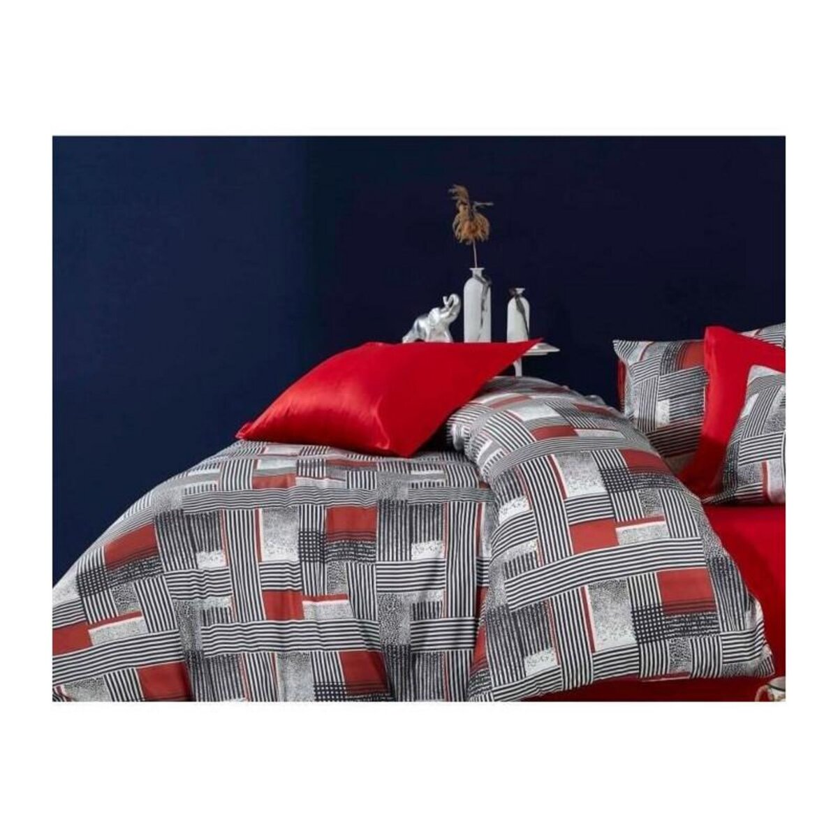 GENERIQUE Parure de lit - 1 housse de couette 220 x 240 cm + 2 taies d'oreiller 60 x 60 cm - 100 % polyester microsatin - Gris