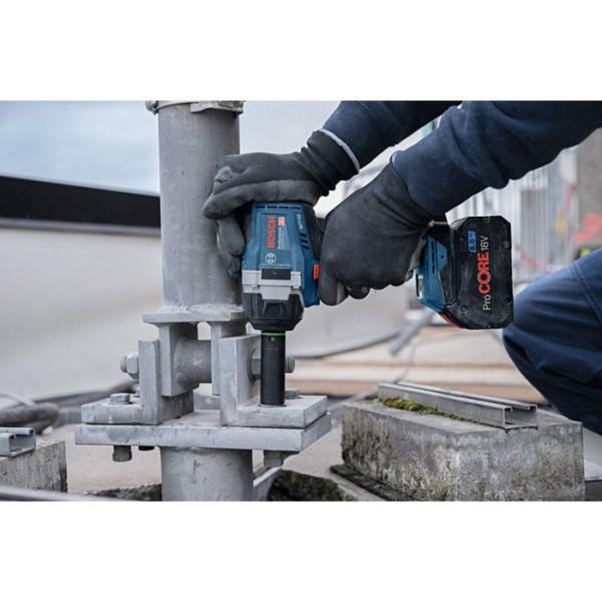 Voir la diapositive 5 : Bosch Professional Clé a Chocs BOSCH GDS 18V-750 C (Machine seule + L-Boxx 136 + module Bluetooth GCY42)