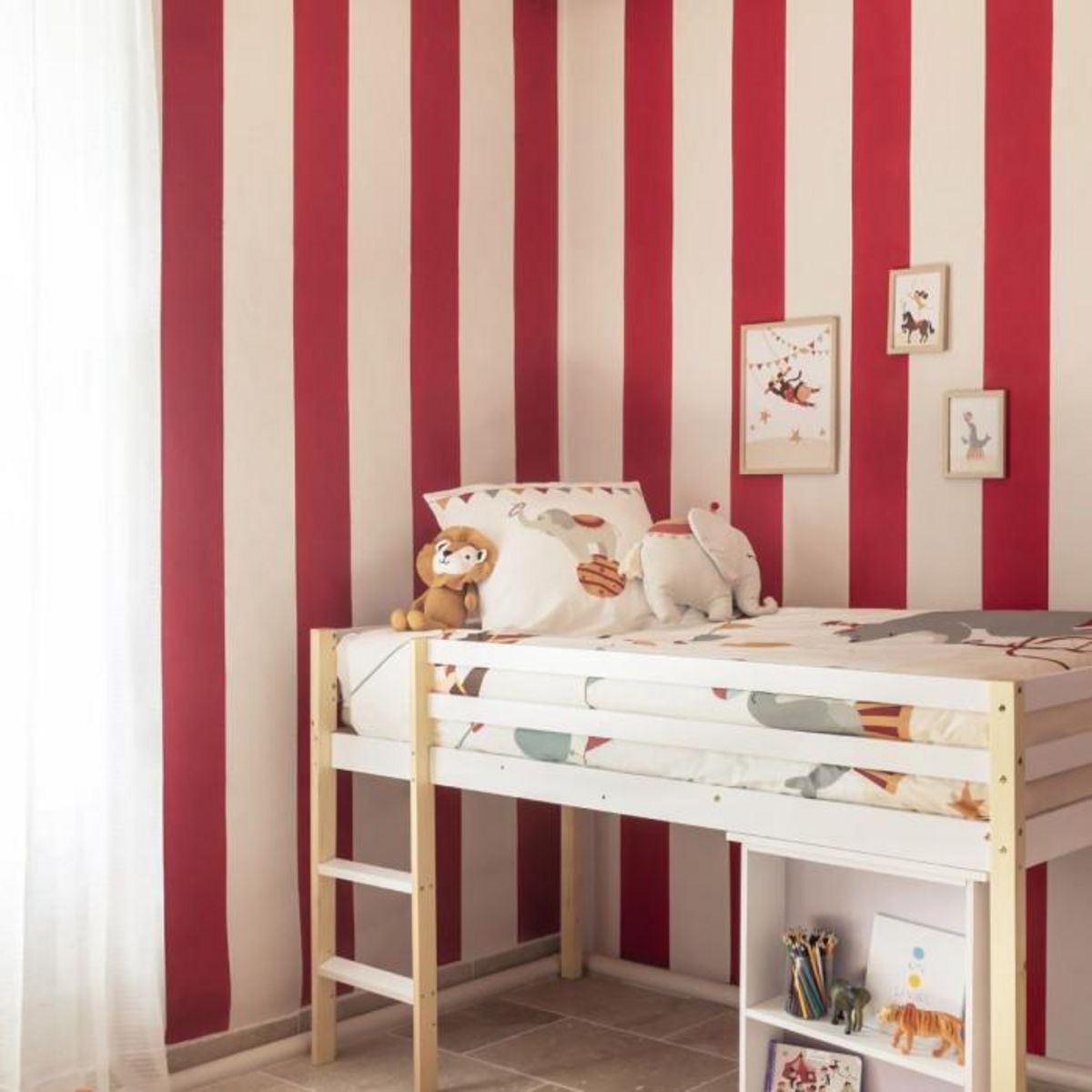 Paris Prix Coussin Déco Enfant  Éléphant  38x42cm Gris