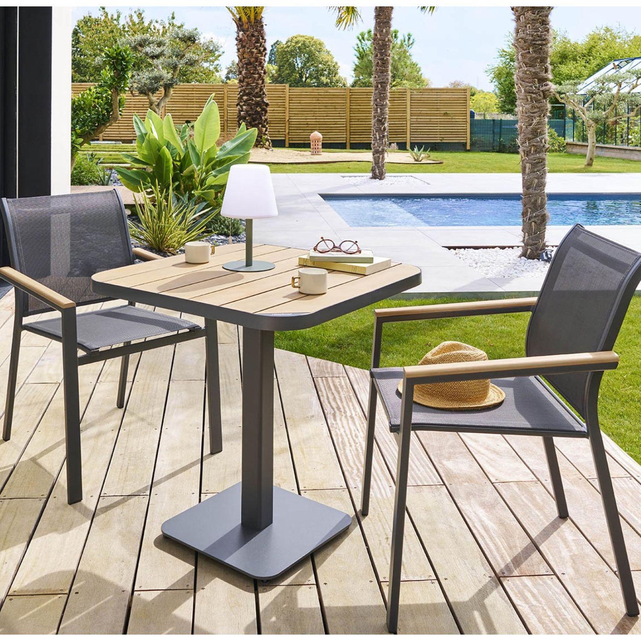 Voir la diapositive 2 : HESPERIDE Table de jardin bistro tyla en acacia - 4 places