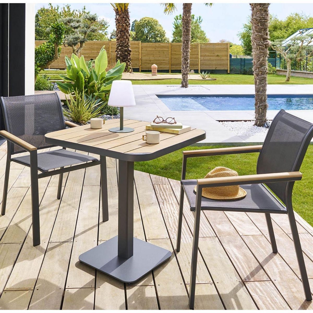 HESPERIDE Table de jardin bistro Tyla en acacia - 4 Places