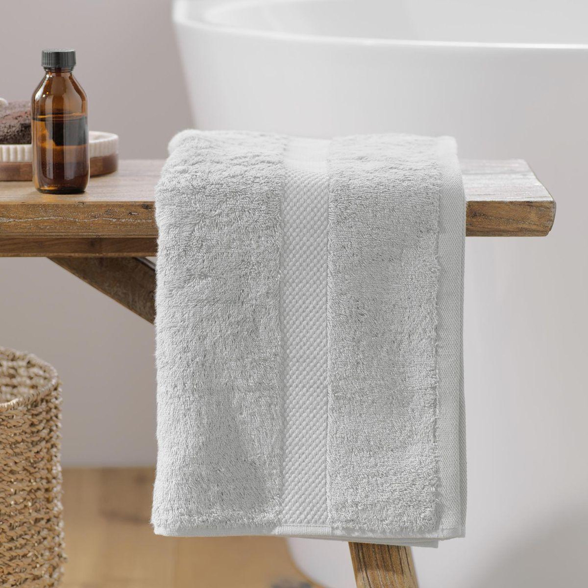 Voir la diapositive 5 : Douceur d'Intérieur Serviette de Toilette  Elegance  50x90cm Gris Perle