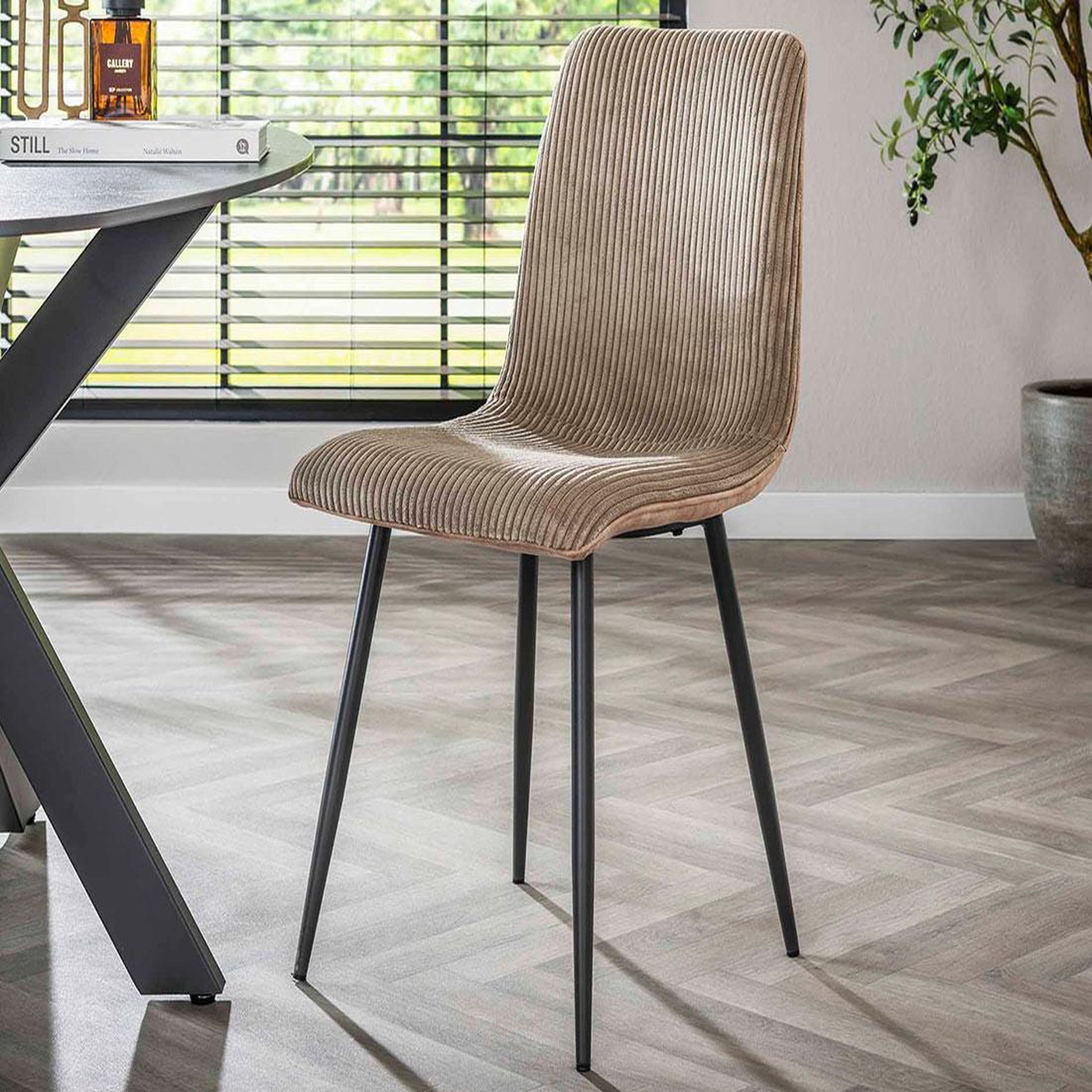 Voir la diapositive 3 : BEST MOBILIER Iris - lot de 4 chaises - en velours côtelé et velours