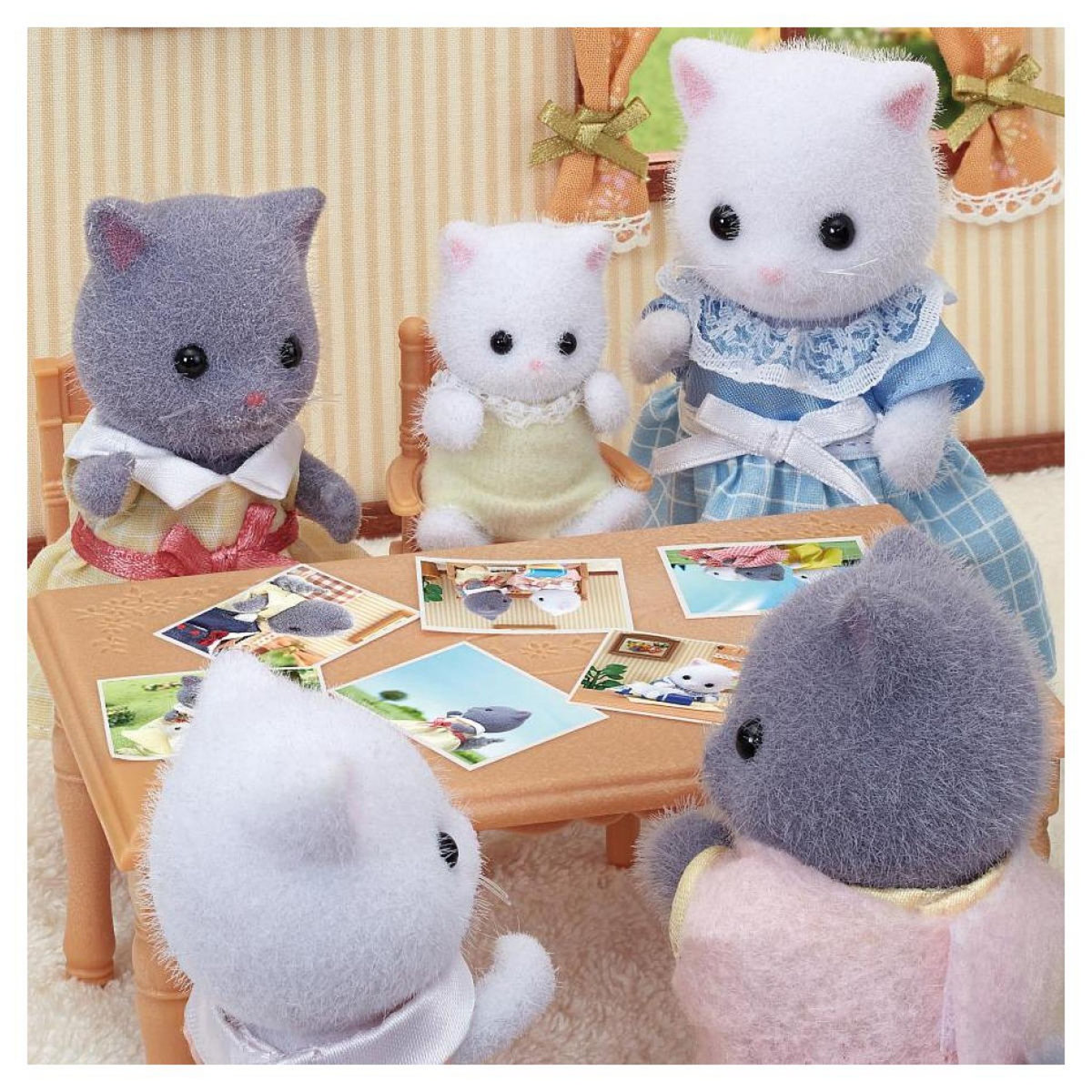 Sylvanian Families 5456 Le bébé chat persan