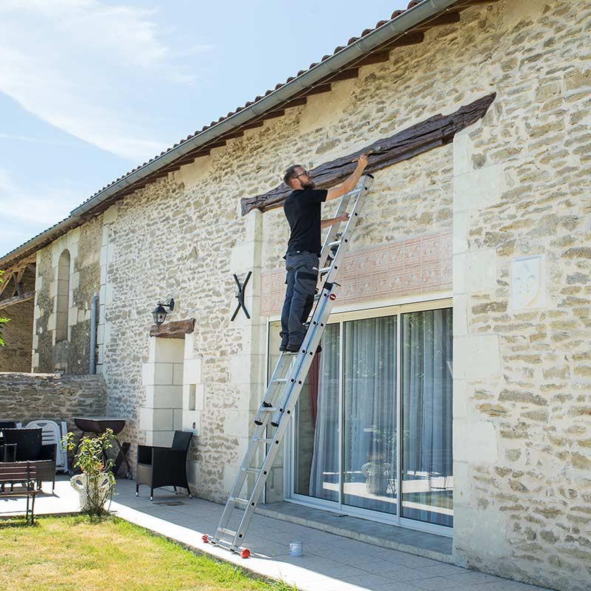 Voir la diapositive 5 : HAILO Echelle coulissante à main 2 plans 2x9 échelons 4,2m/5,15m en aluminium hailo profistep duo