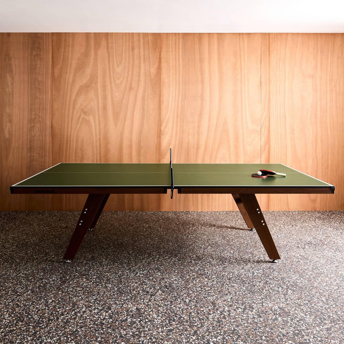 SWEEEK Table de ping pong intérieur deluxe avec 2 raquettes et 3 balles
