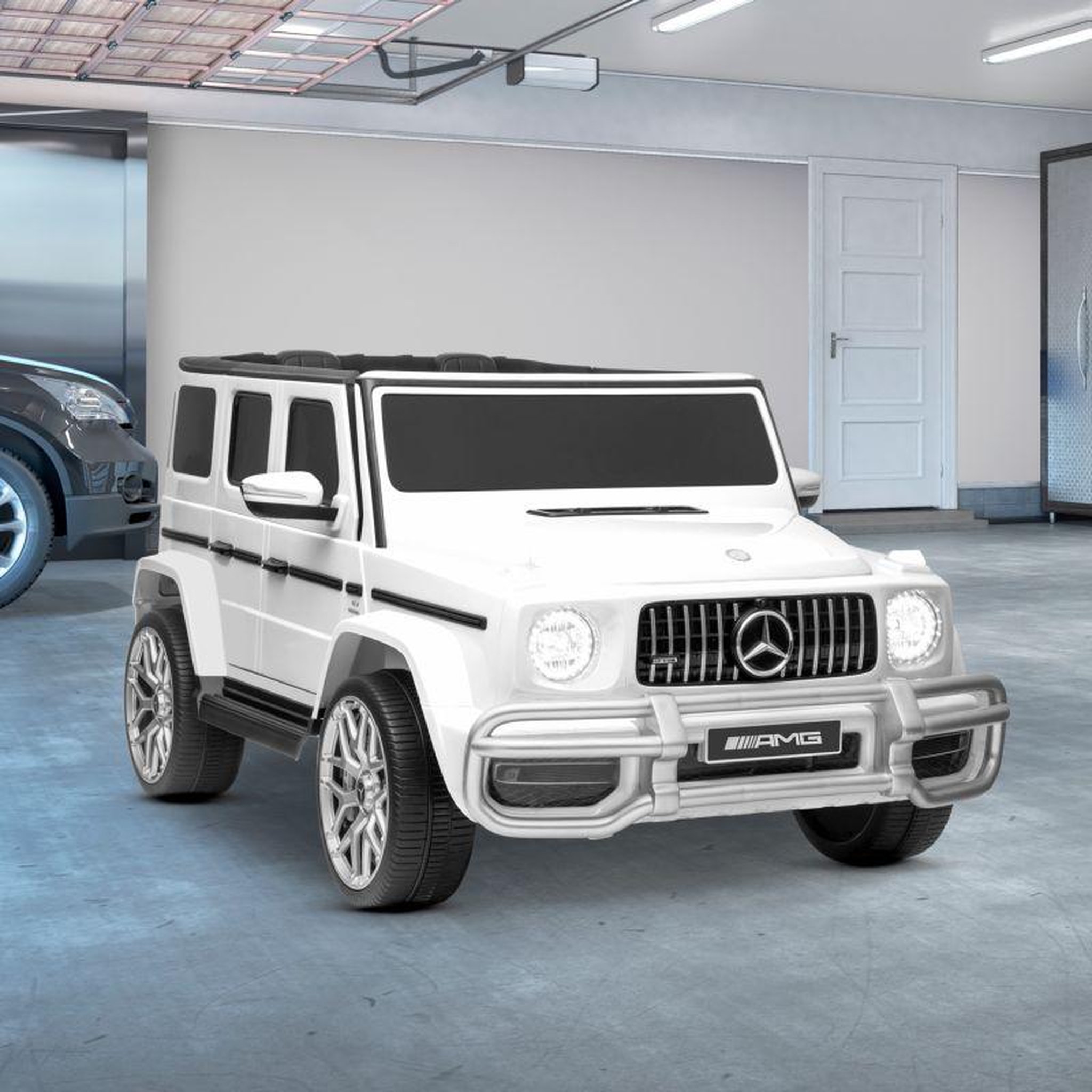 Voir la diapositive 3 : Mercedes Benz Voiture Electrique 4x4 Mercedes AMG - 2 places - 2x 45W, Marche AV/AR, Phares et Système audio