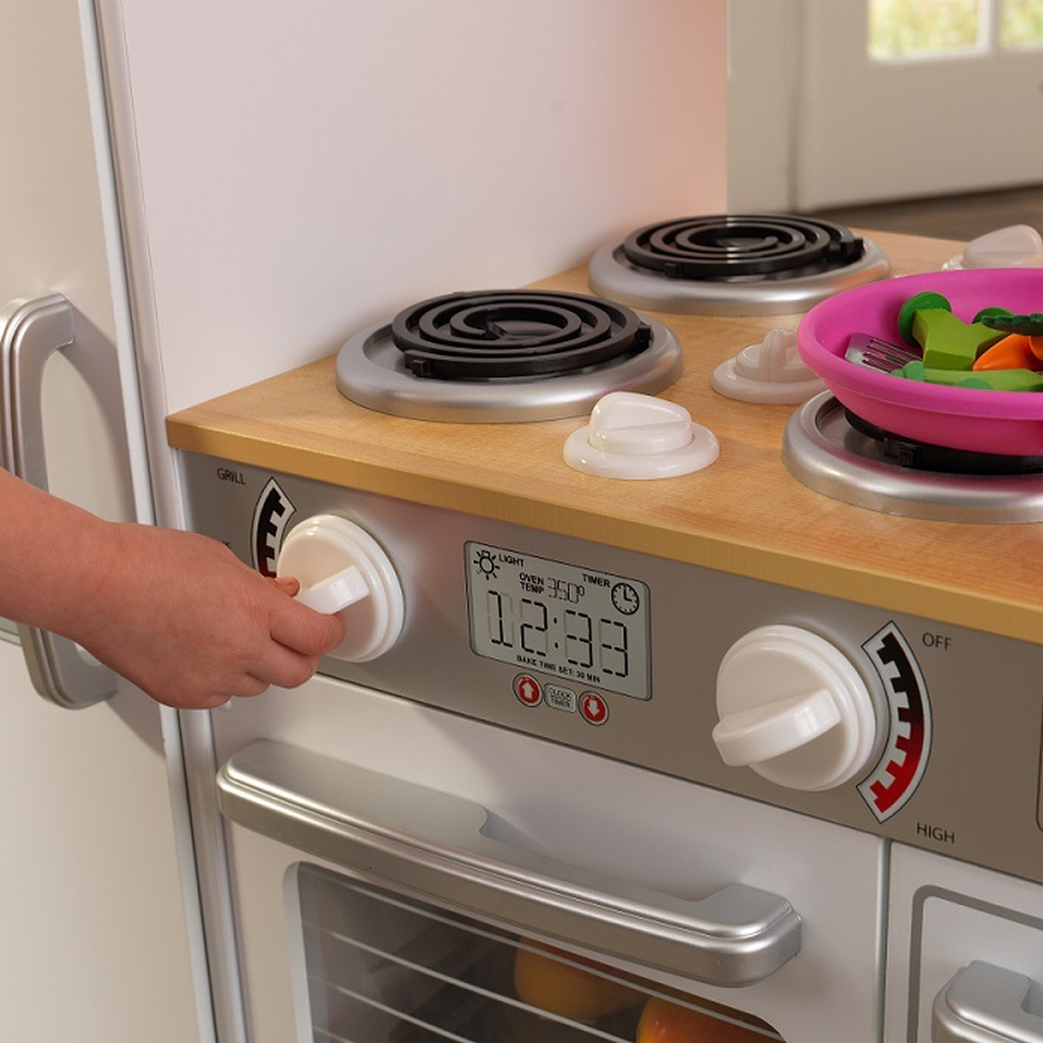 Voir la diapositive 4 : Kidkraft Cuisine enfant Uptown blanche en bois - Jouet d'imitation