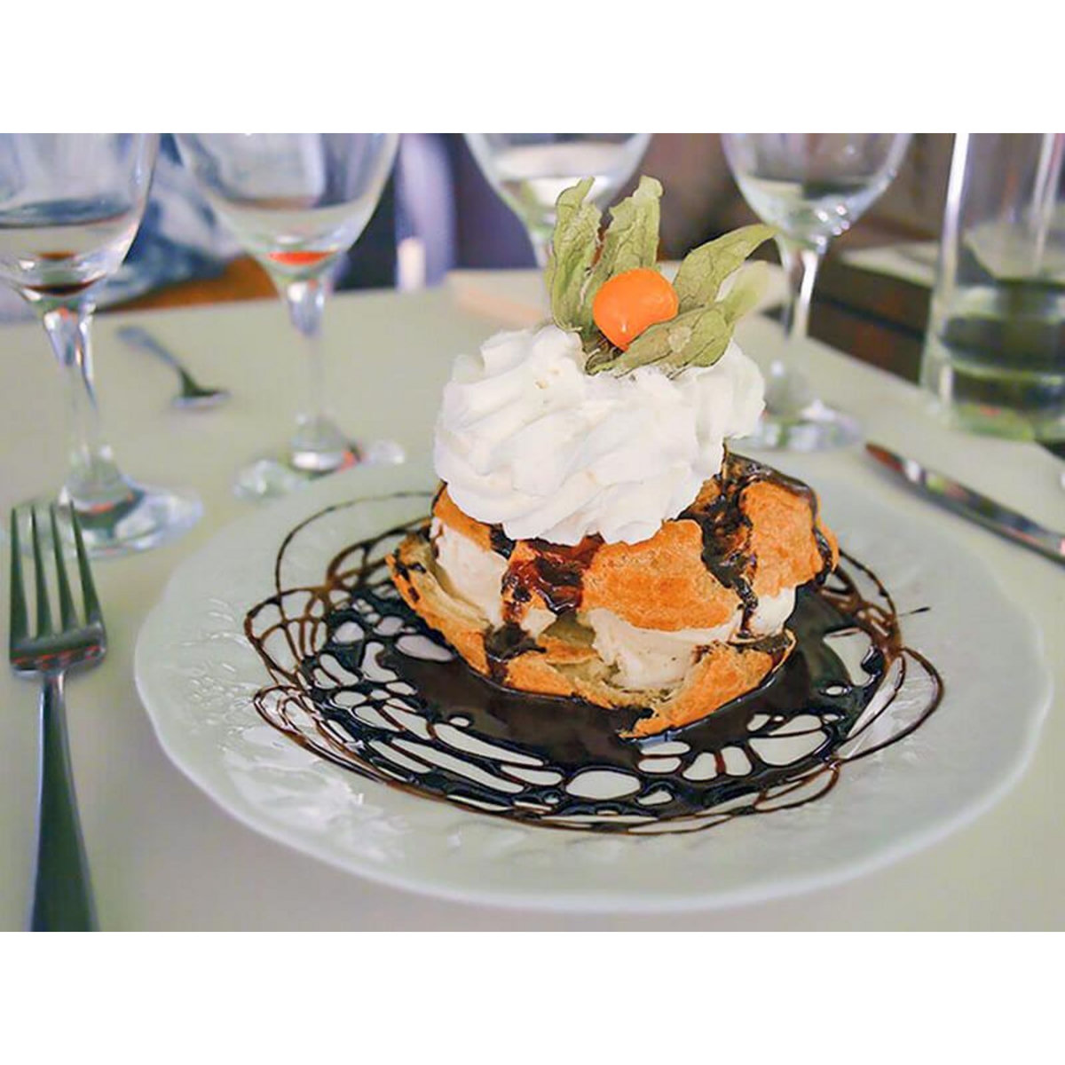 Smartbox Dîner romantique à 3 plats avec coupe de champagne - Coffret Cadeau Gastronomie