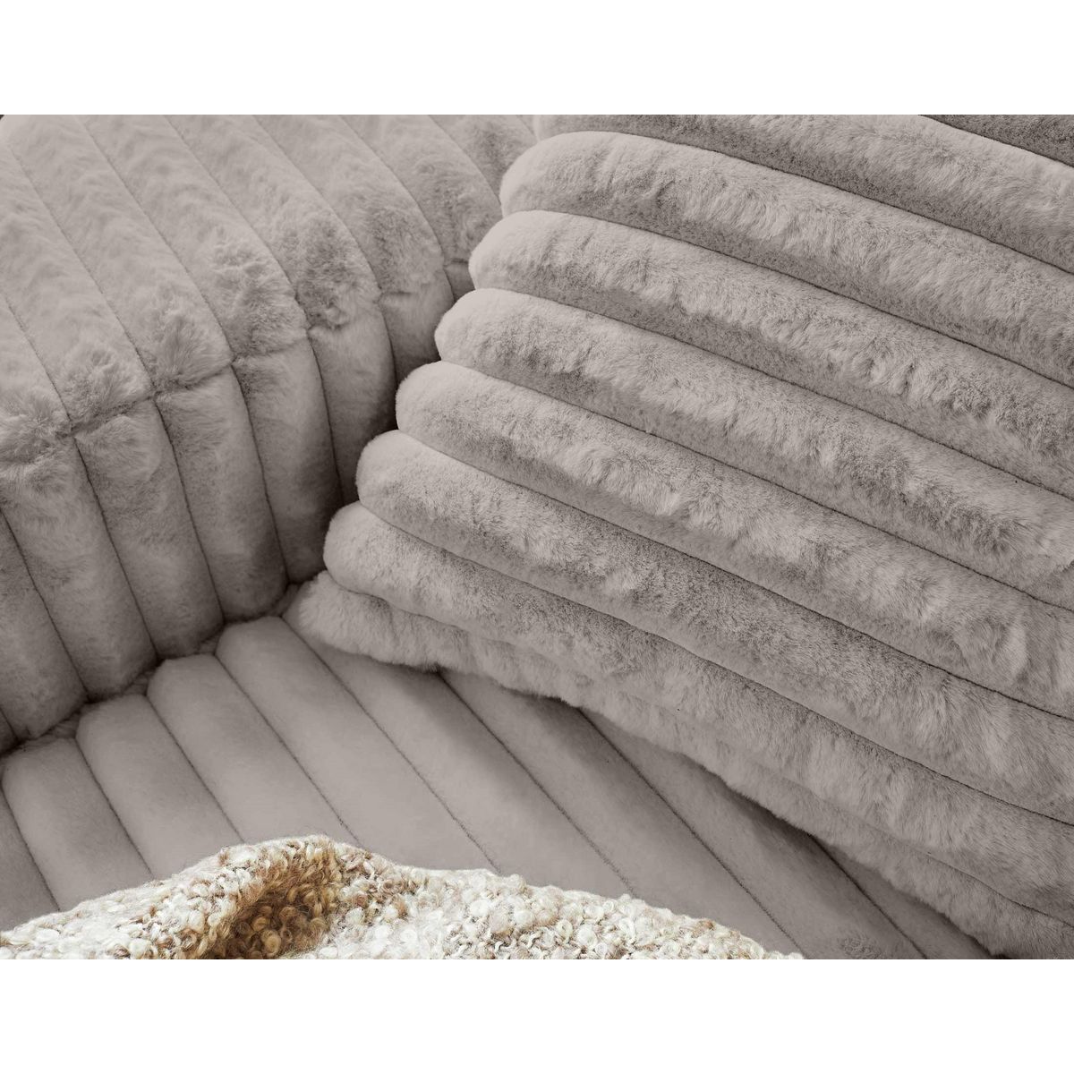 LISA DESIGN Laponie - canapé d'angle gauche - 4 places - en fausse fourrure côtelée