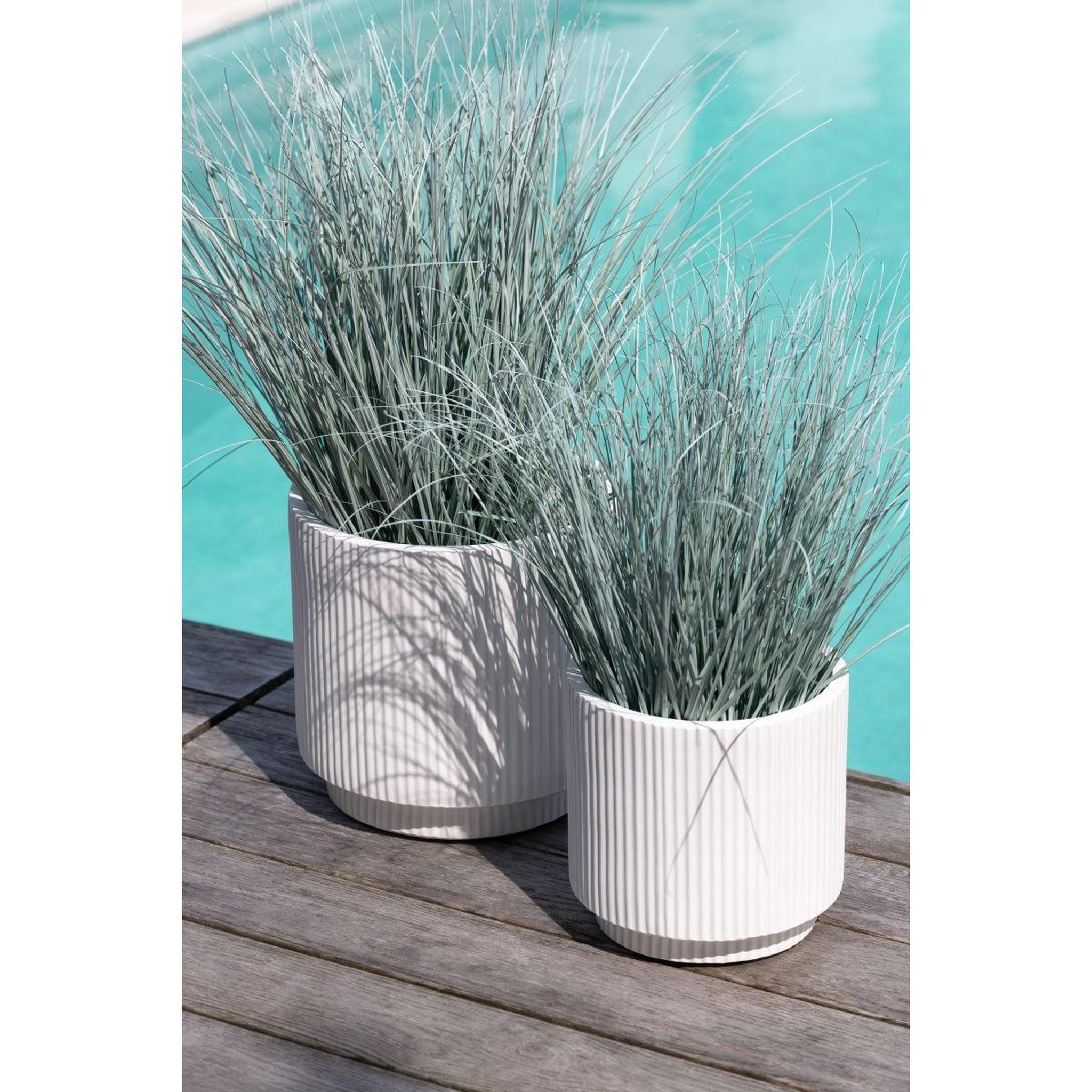 Voir la diapositive 4 : J-LINE Lot de 3 cache-pots rainurés  misty  37cm blanc