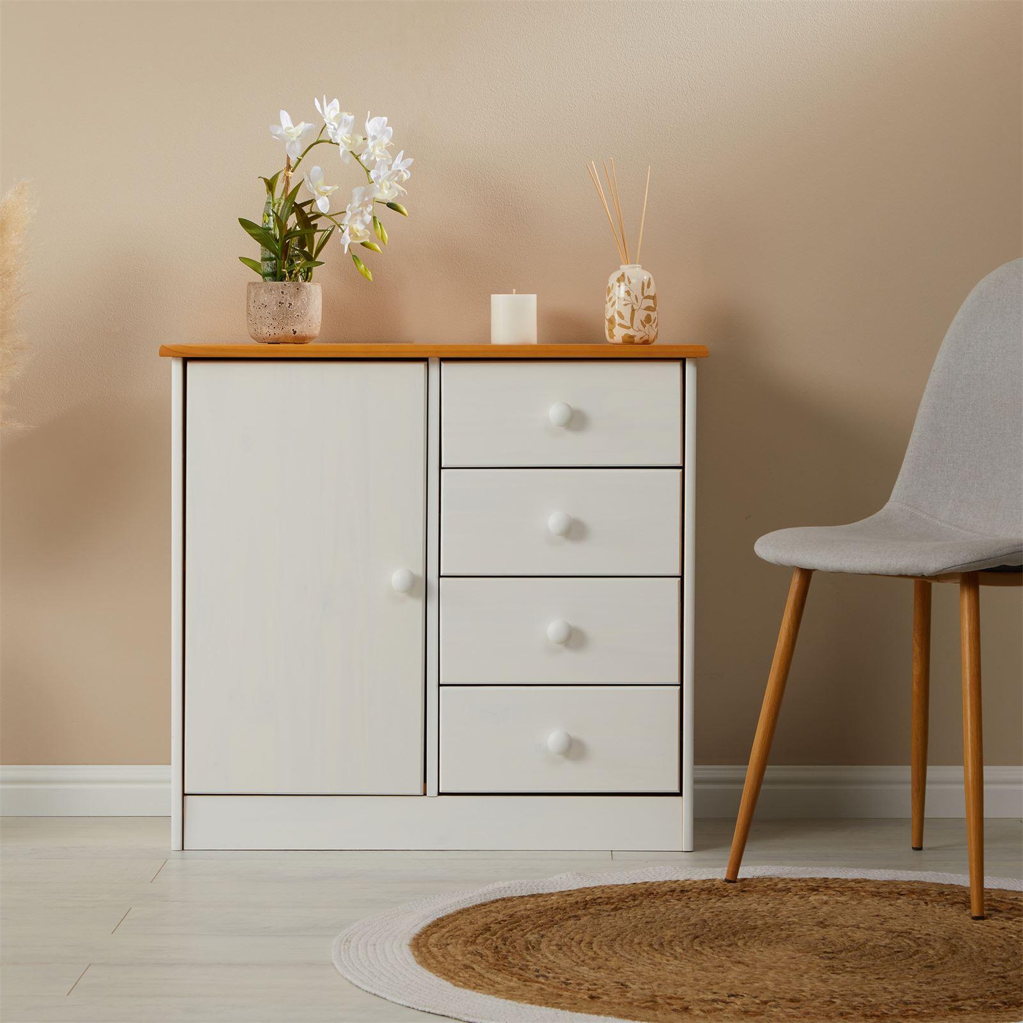 Voir la diapositive 2 : IDIMEX Commode rondo en pin massif, 4 tiroirs et 1 porte