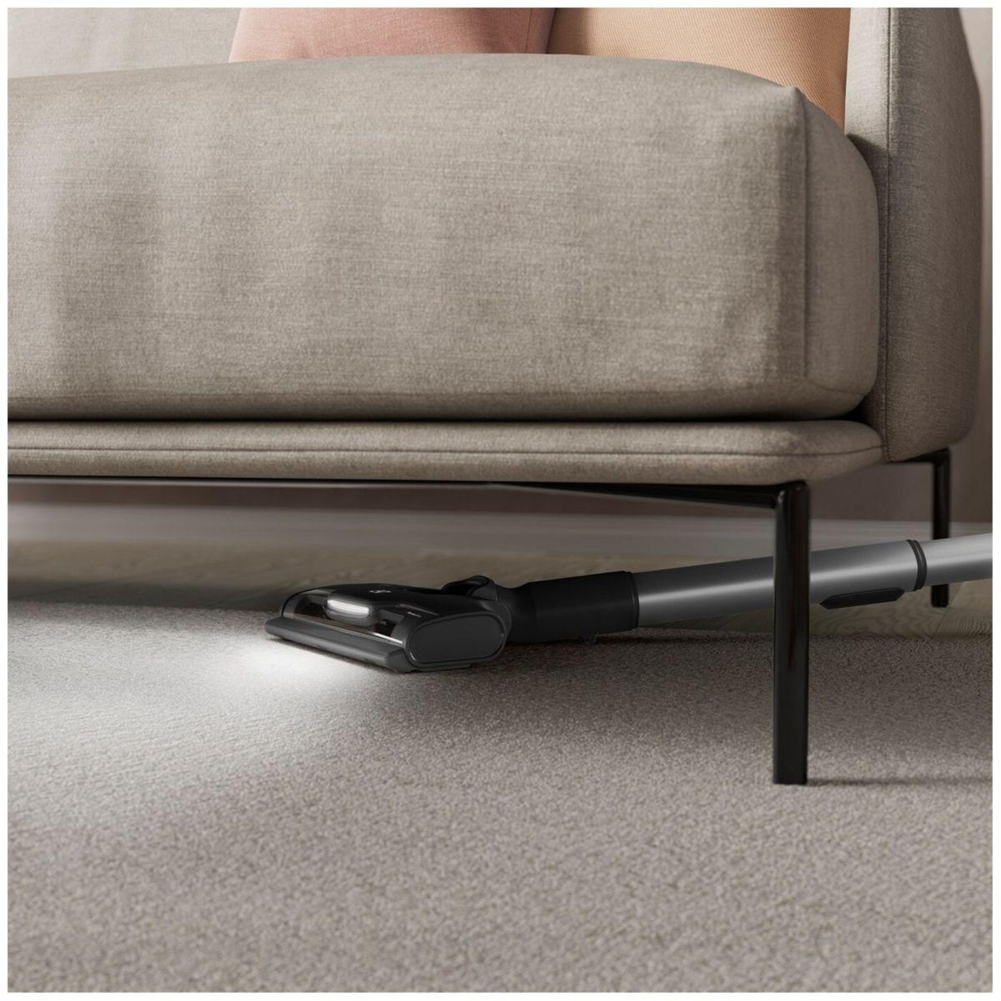 Voir la diapositive 2 : ELECTROLUX Aspirateur balai 800 EP81UB25SH