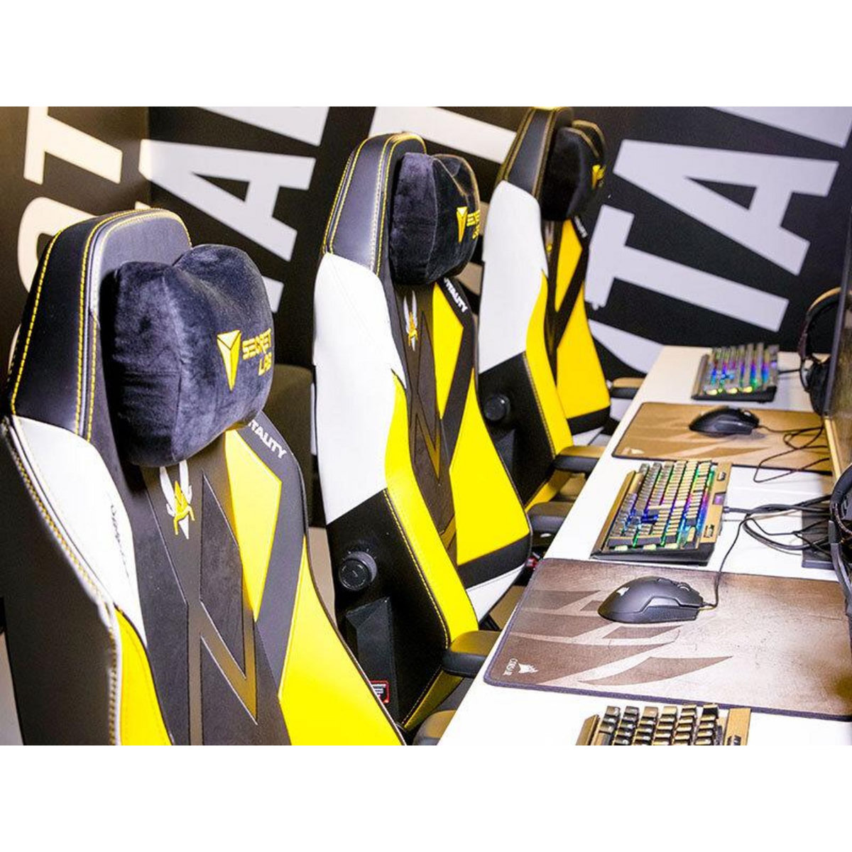 Smartbox E-sport à Paris : 2h en espace privatif de Team Vitality pour 5 personnes - Coffret Cadeau Sport & Aventure
