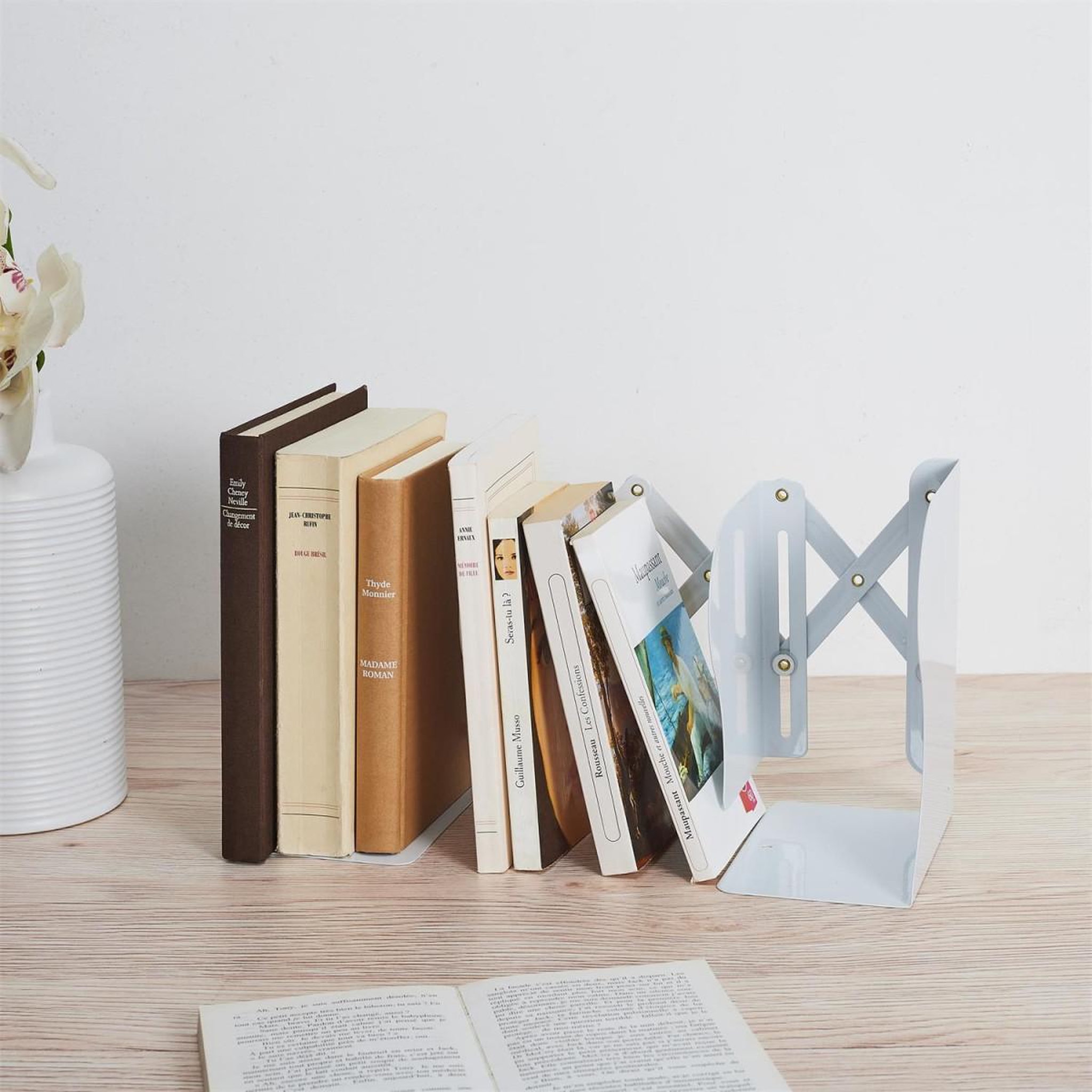 Voir la diapositive 6 : The Home Deco Factory Serre-Livre Extensible  Books  9-46cm Blanc