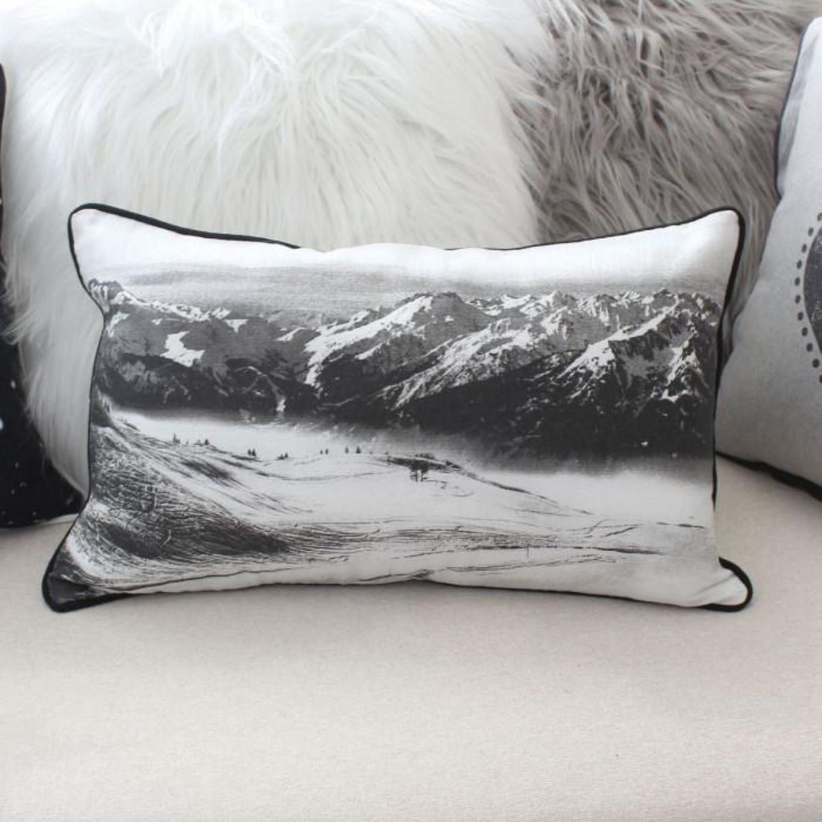 Paris Prix Coussin Déco Imprimé  Epicéa  30x50cm Noir & Blanc