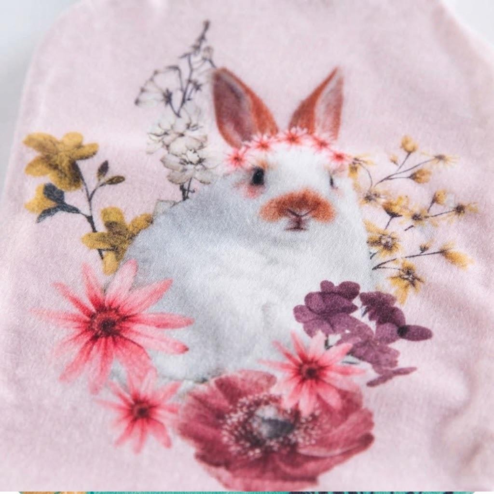 Voir la diapositive 3 : Eden Housse de bouillotte lapin fleuri