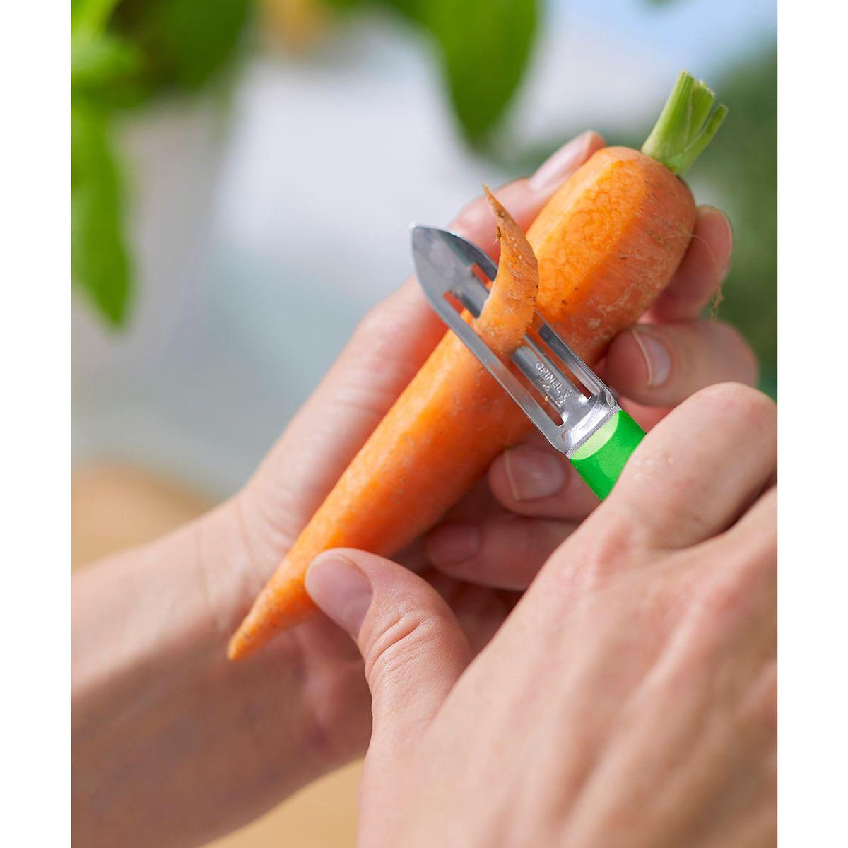Opinel Couteau éplucheur N315 vert