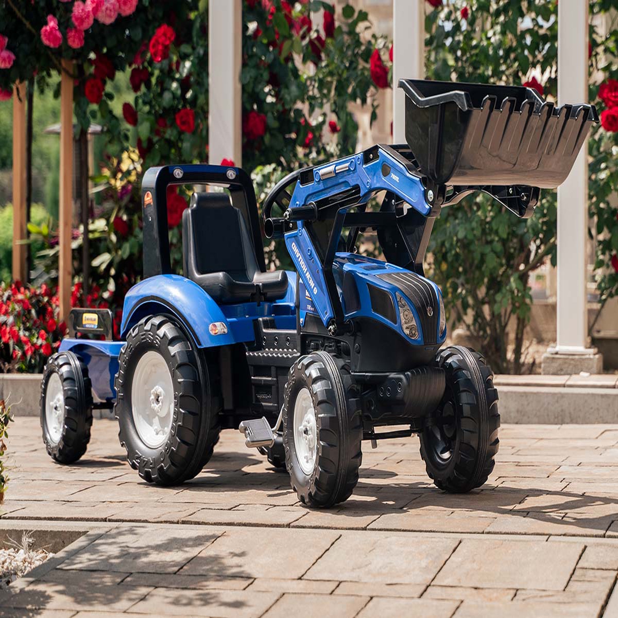 Voir la diapositive 3 : FALK Tractopelle enfant New Holland avec remorque 3 à 7 ans - Falk