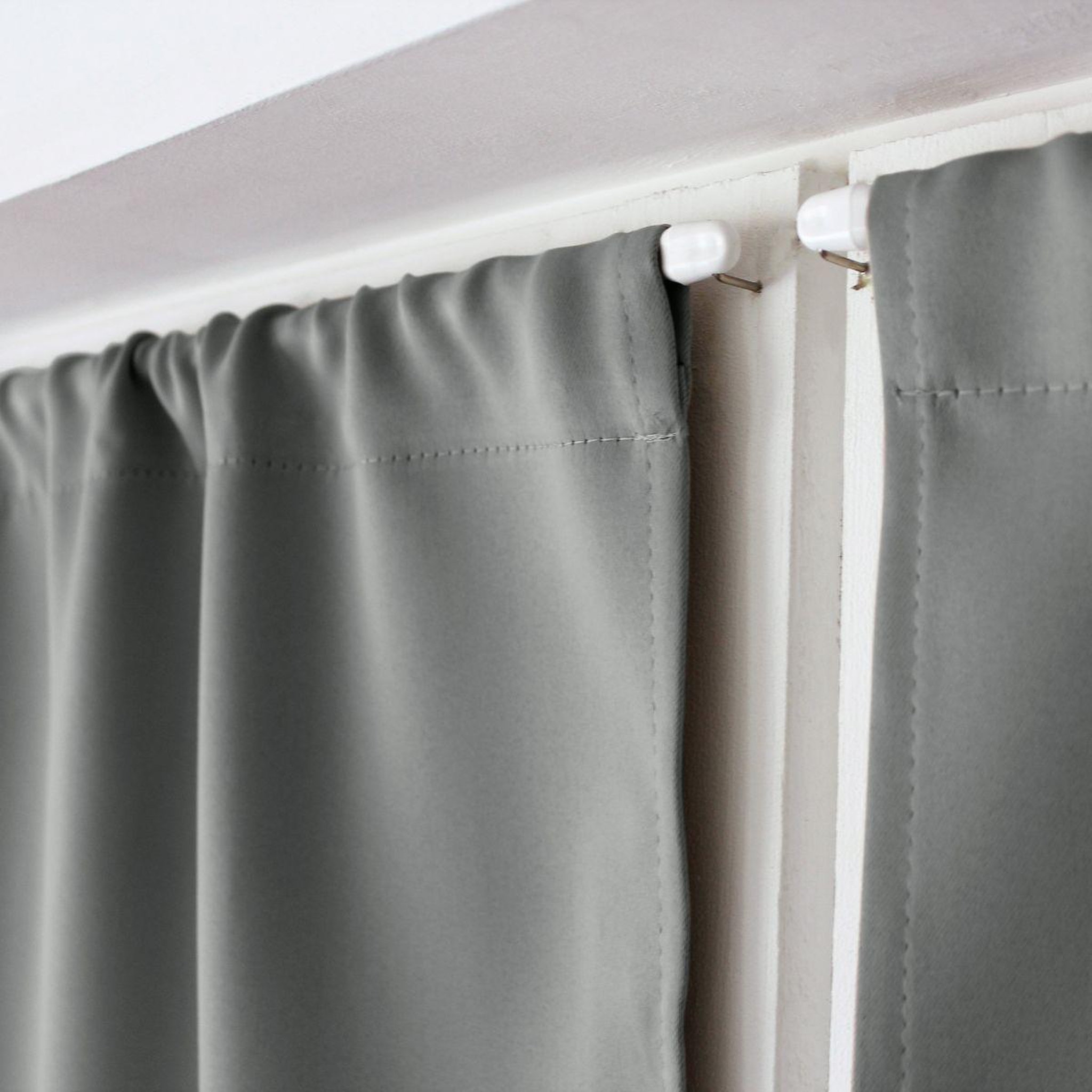 Voir la diapositive 3 : ENJOY HOME Rideau occultant  reglisse  60x120cm gris clair