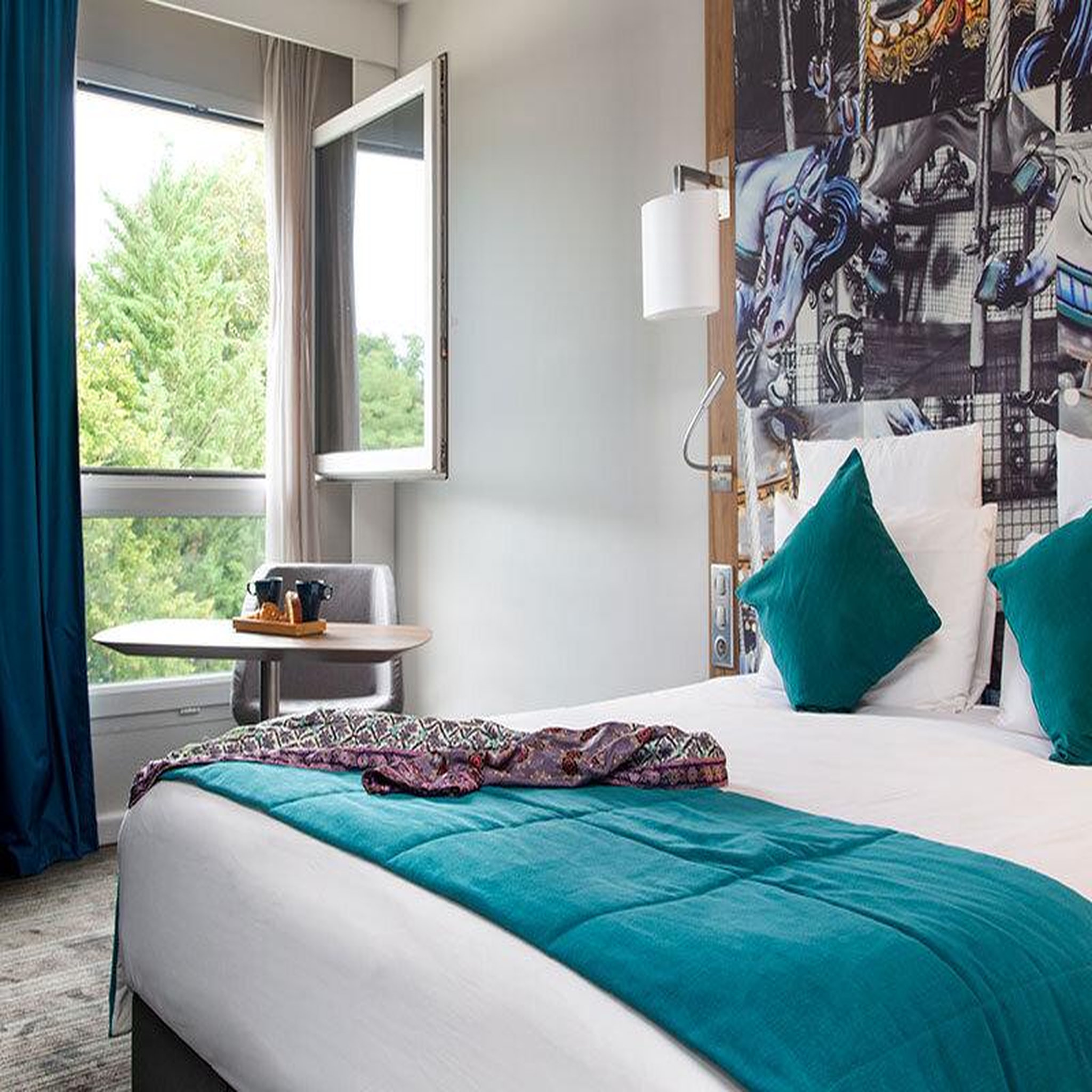 Voir la diapositive 2 : Smartbox 2 jours en hôtel 4* près du château de fontainebleau avec accès au bassin intérieur chauffé - coffret cadeau séjour