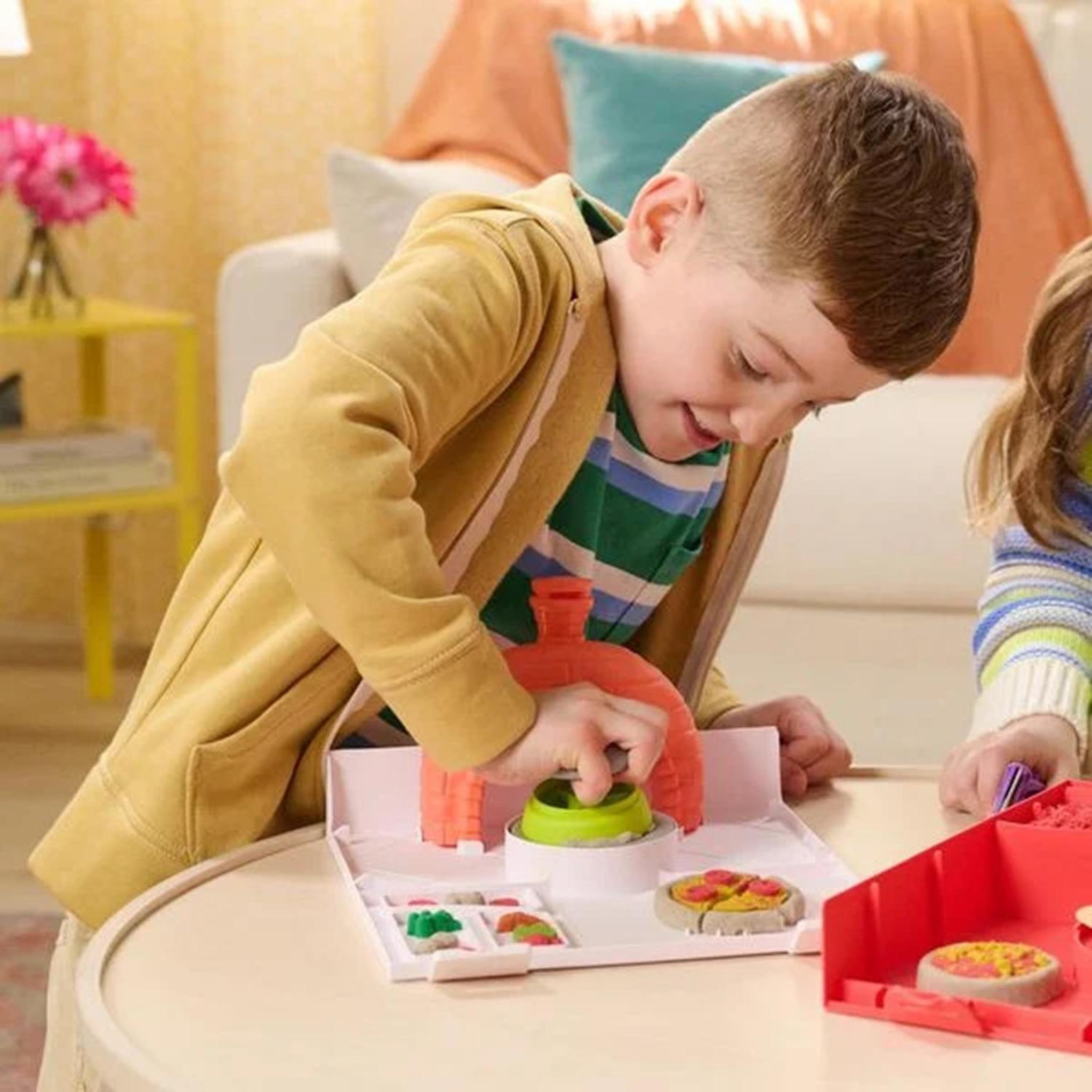 Voir la diapositive 4 : SPIN MASTER Kinetic Sand ATELIER A PIZZA MAGIQUE 453 G