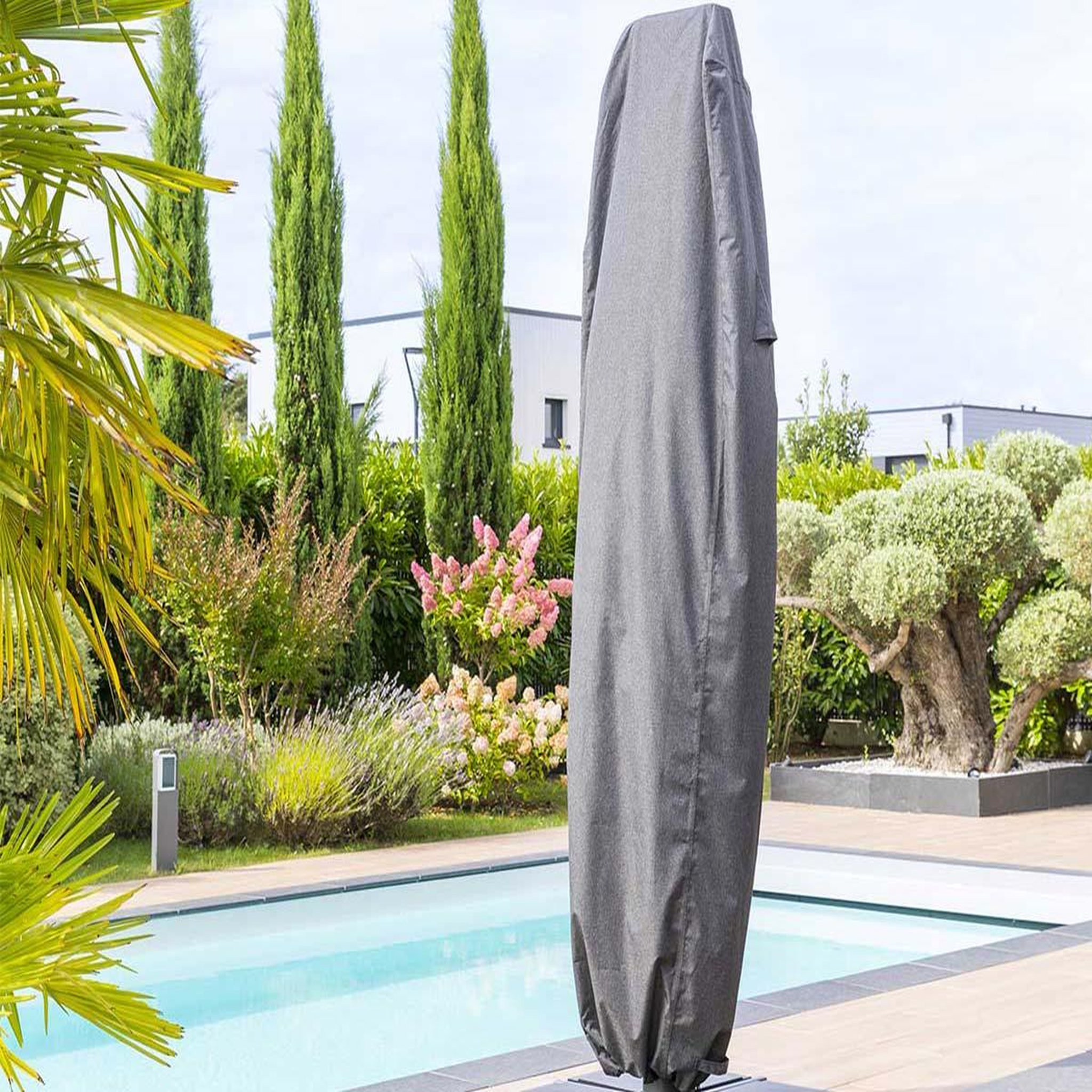 Voir la diapositive 1 : HESPERIDE Housse pour parasol décentré S gris Hambo - 60 x 30 x 210 cm - Hespéride